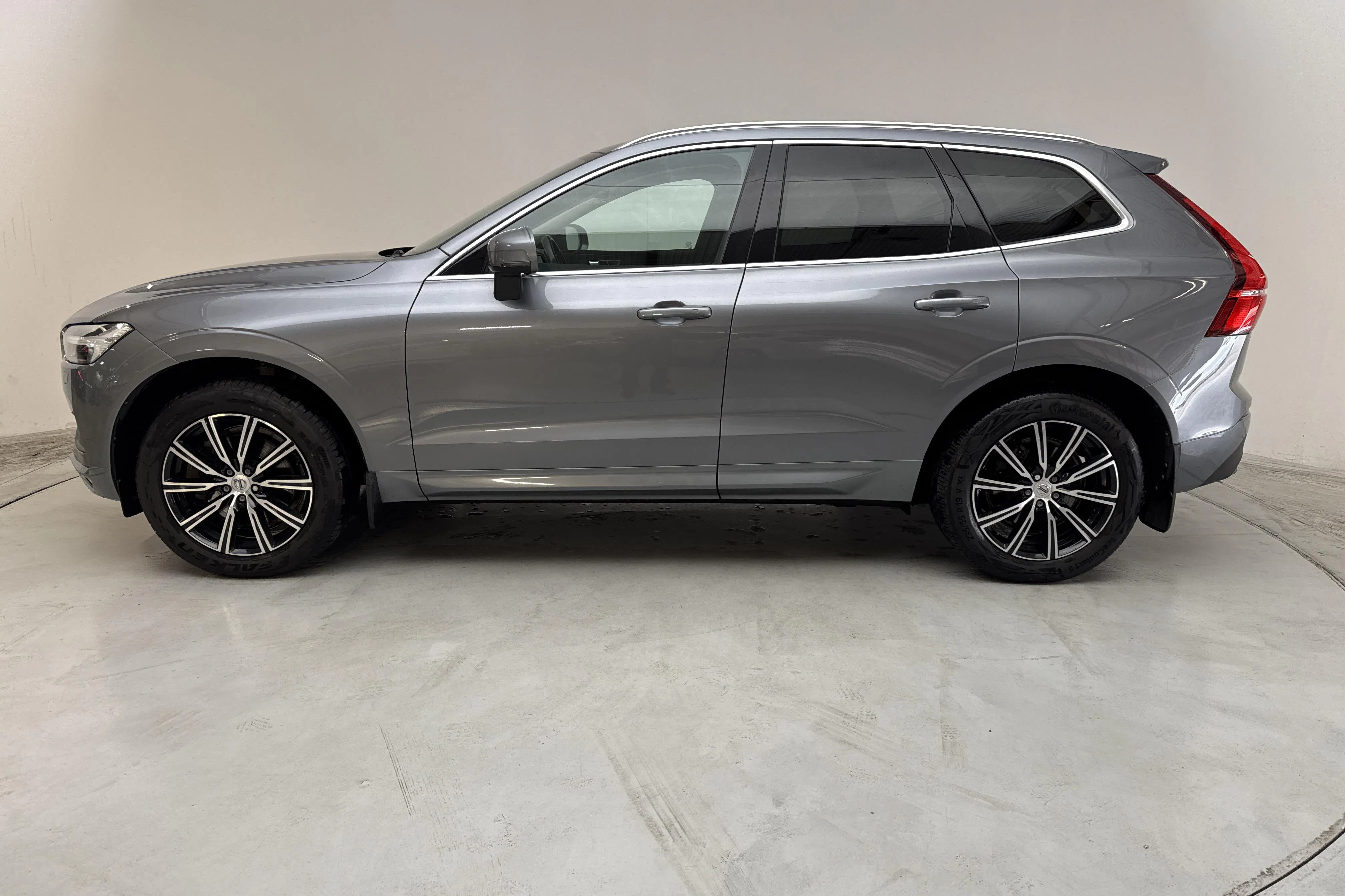 Presentation photo 2 of 15: Volvo XC60 B4 AWD Mildhybrid, Diesel (197hk) - 131 970 km - Automatic - gray - 2021