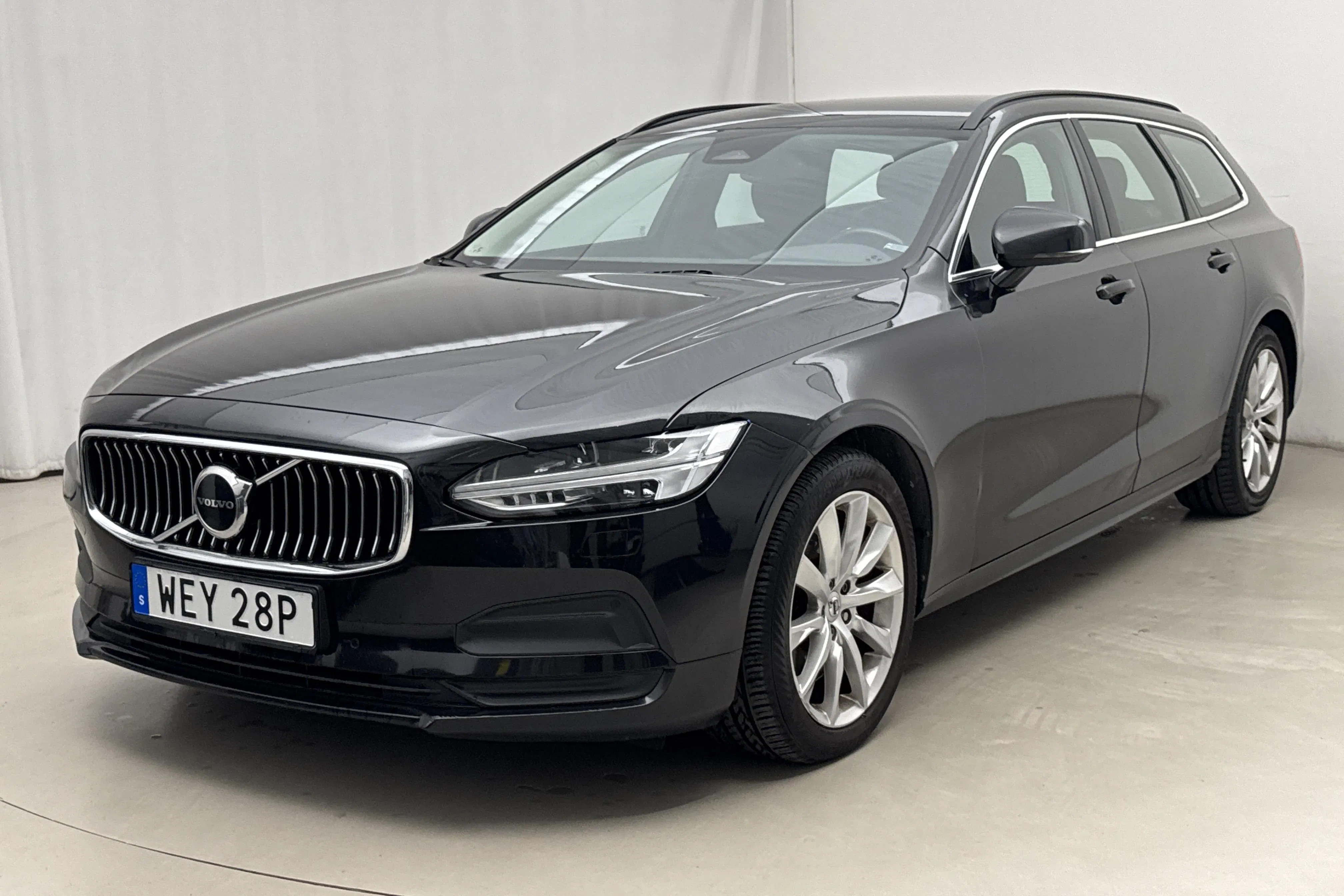 Presentation photo 1 of 20: Volvo V90 B4 Mildhybrid, Diesel (190hk) - 220 730 km - Automatic - black - 2022