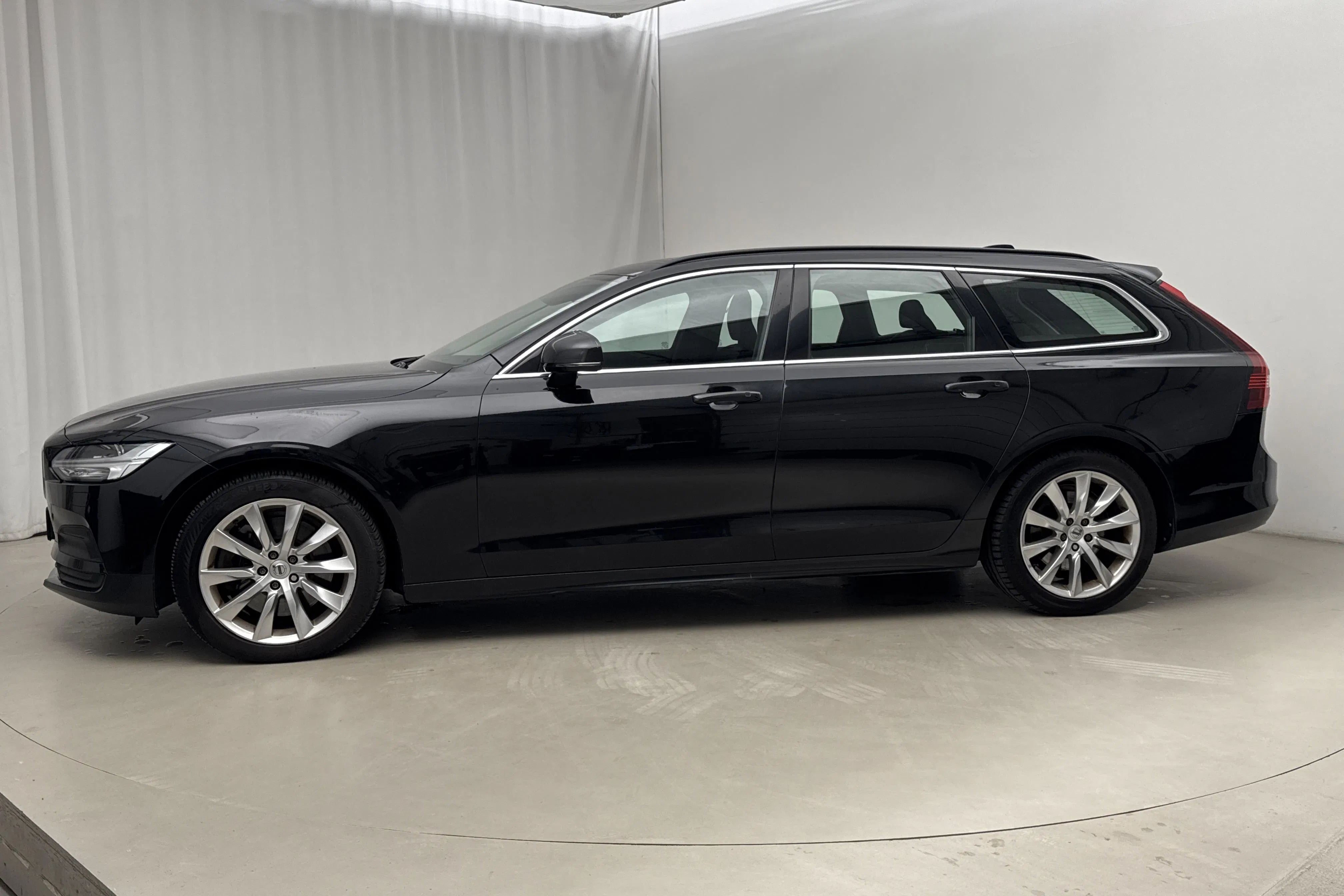 Presentation photo 2 of 20: Volvo V90 B4 Mildhybrid, Diesel (190hk) - 220 730 km - Automatic - black - 2022