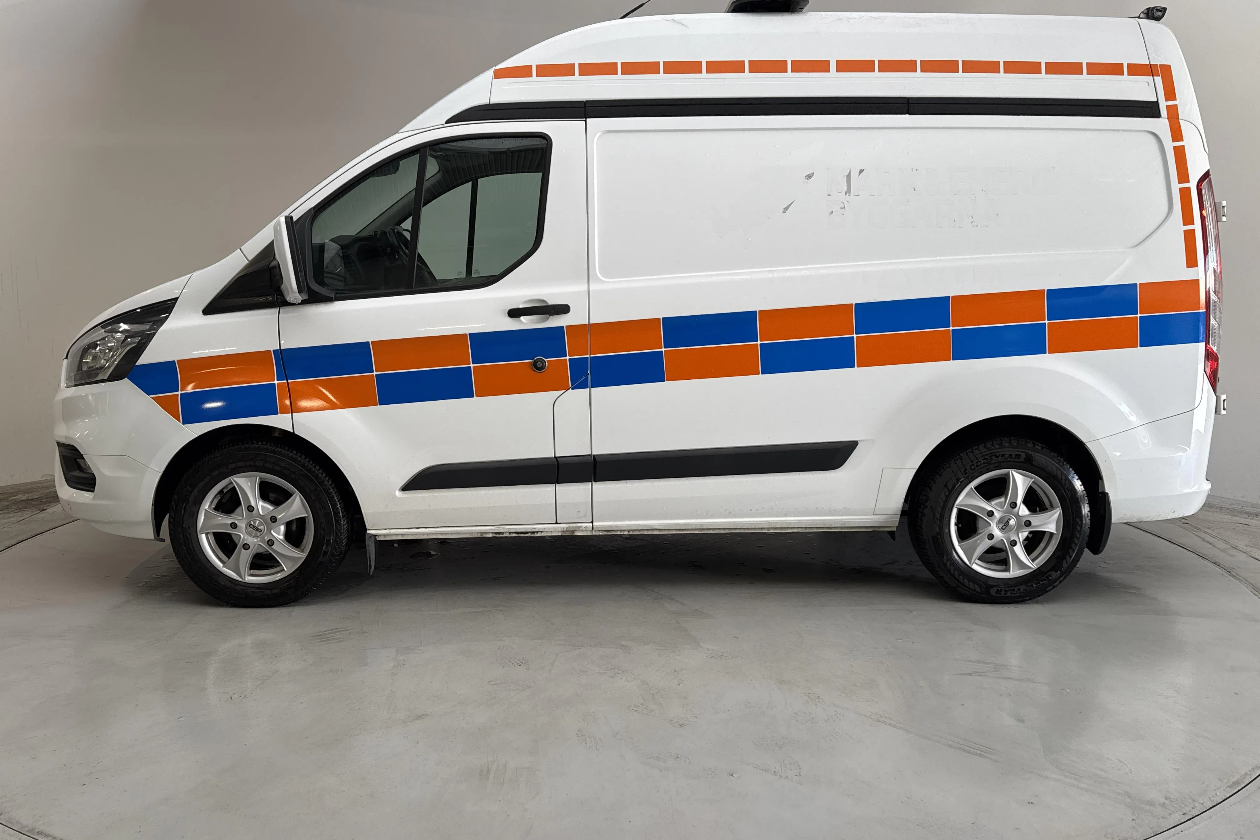 Presentationsfoto 2 av 12: Ford Transit Custom 300 (170hk) - 14 099 mil - Automat - vit - 2019
