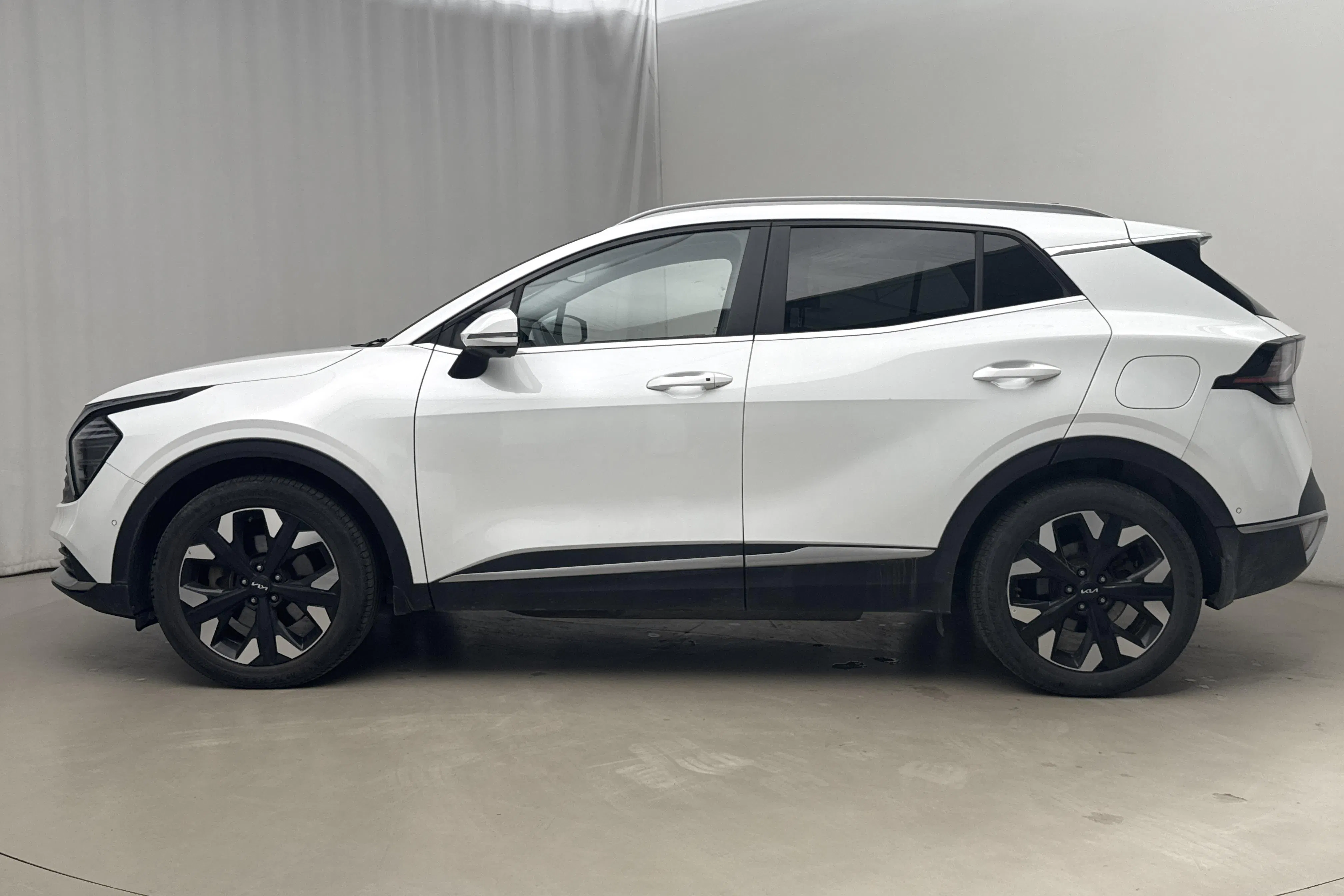 Presentation photo 2 of 18: KIA Sportage PHEV AWD (265hk) - 96 670 km - Automatic - white - 2023