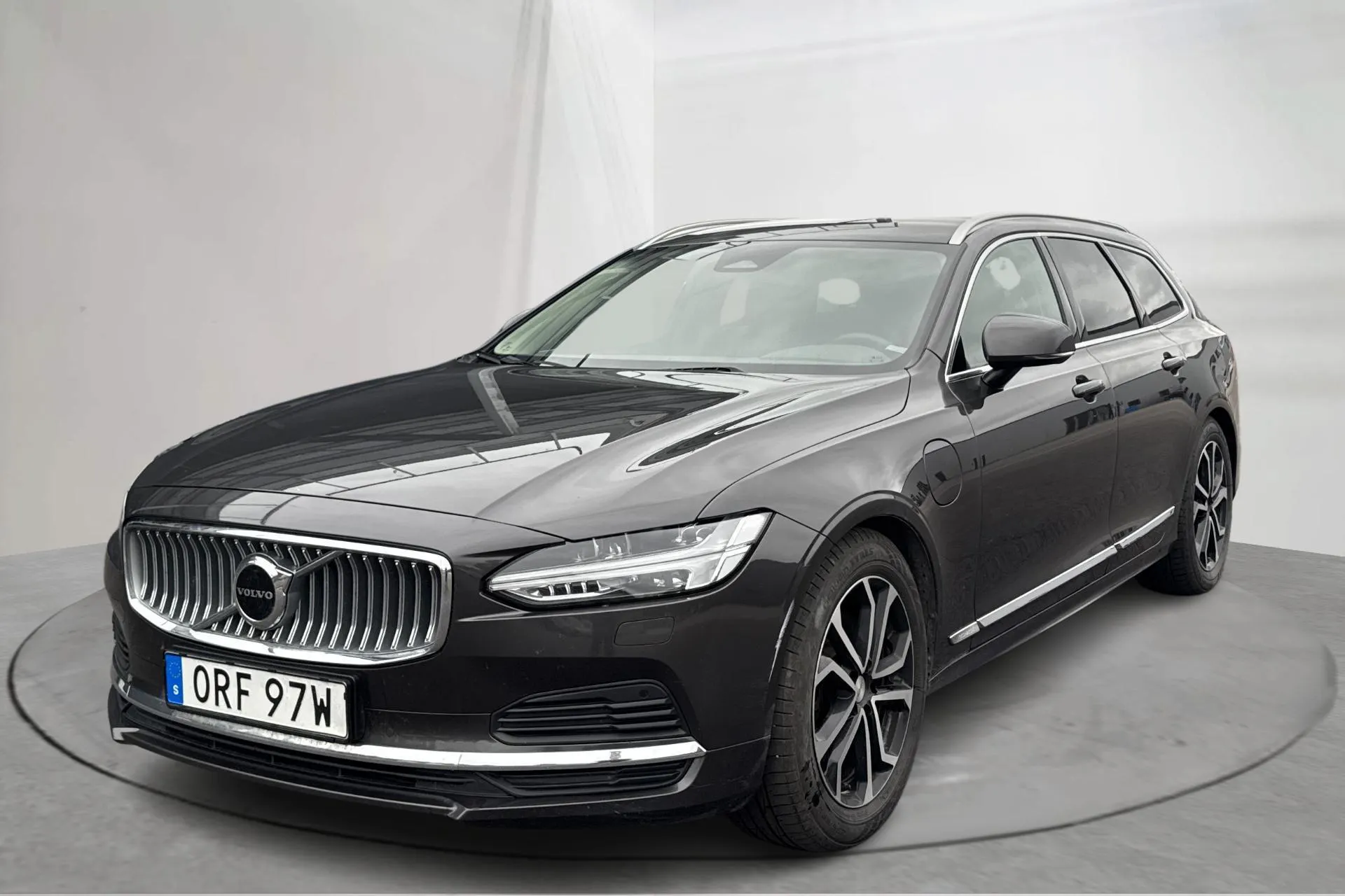 Presentation photo 1 of 19: Volvo V90 T6 AWD Recharge (350hk) - 123 530 km - Automatic - gray - 2023
