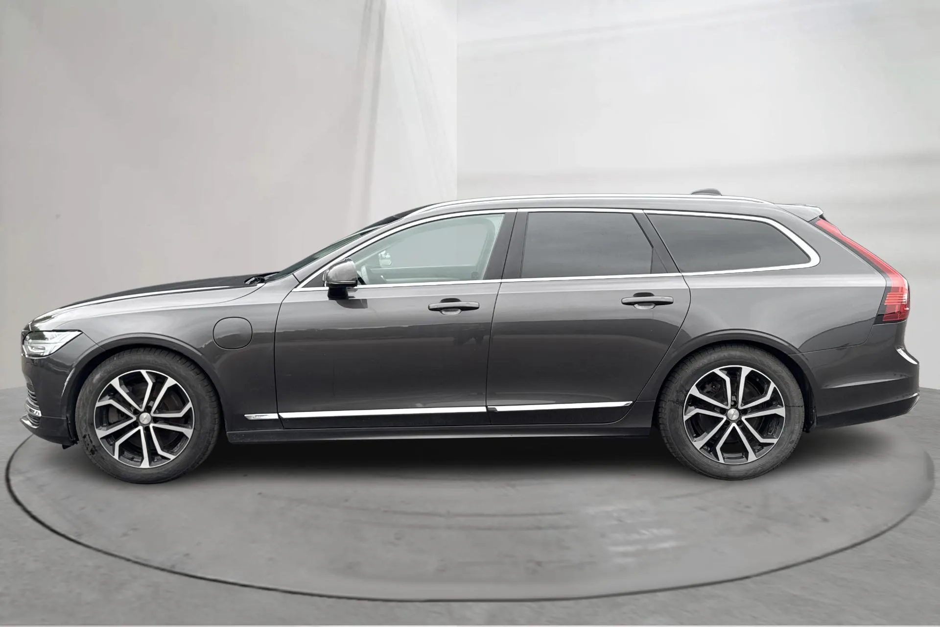 Presentation photo 2 of 19: Volvo V90 T6 AWD Recharge (350hk) - 123 530 km - Automatic - gray - 2023