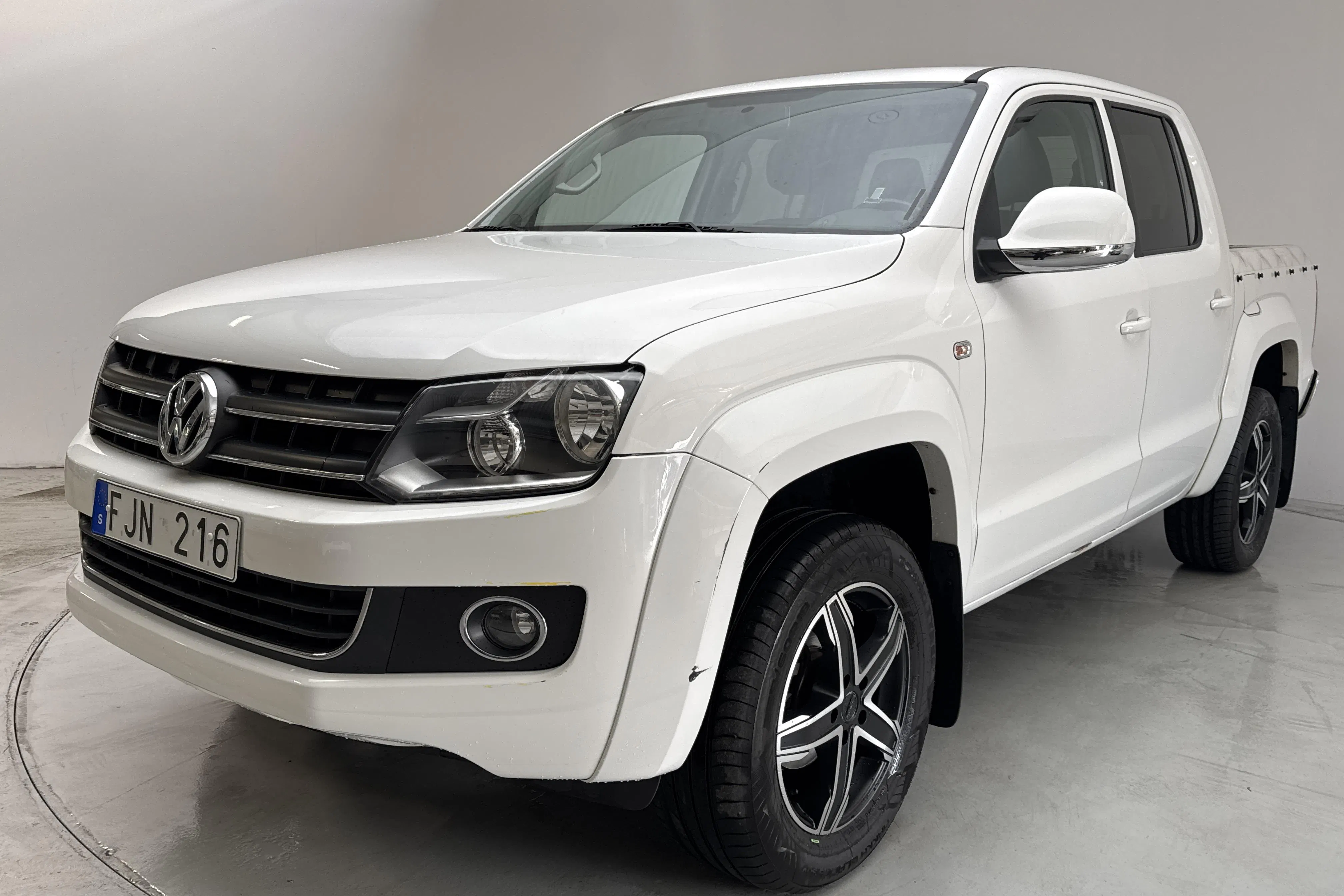 Presentationsfoto 1 av 13: VW Amarok 2.0 TDI 4motion (180hk) - 9 657 mil - Automat - vit - 2012