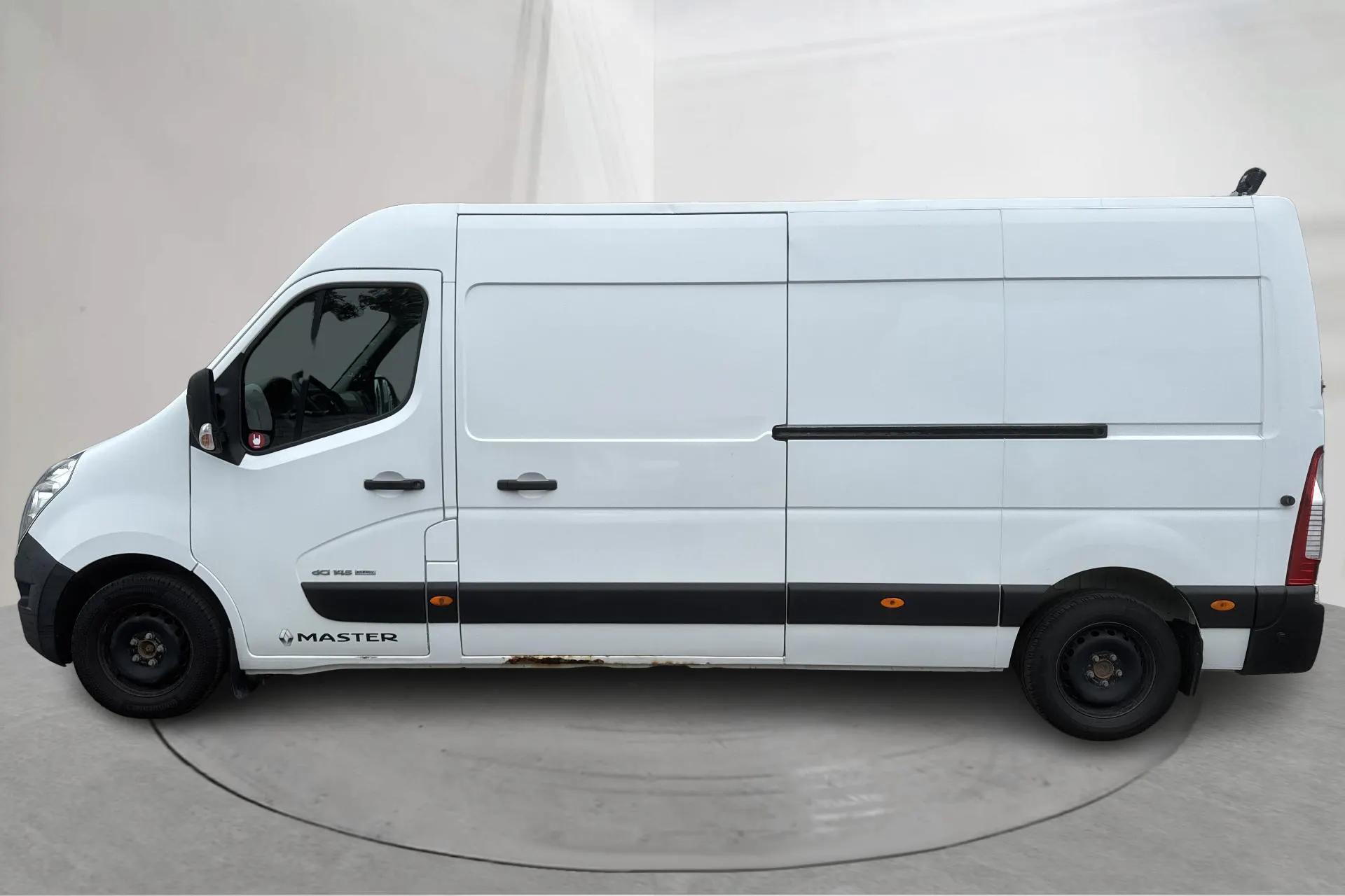 Presentation photo 2 of 19: Renault Master 2.3 dCi FAP 2WD (145hk) - 178 420 km - Manual - white - 2018