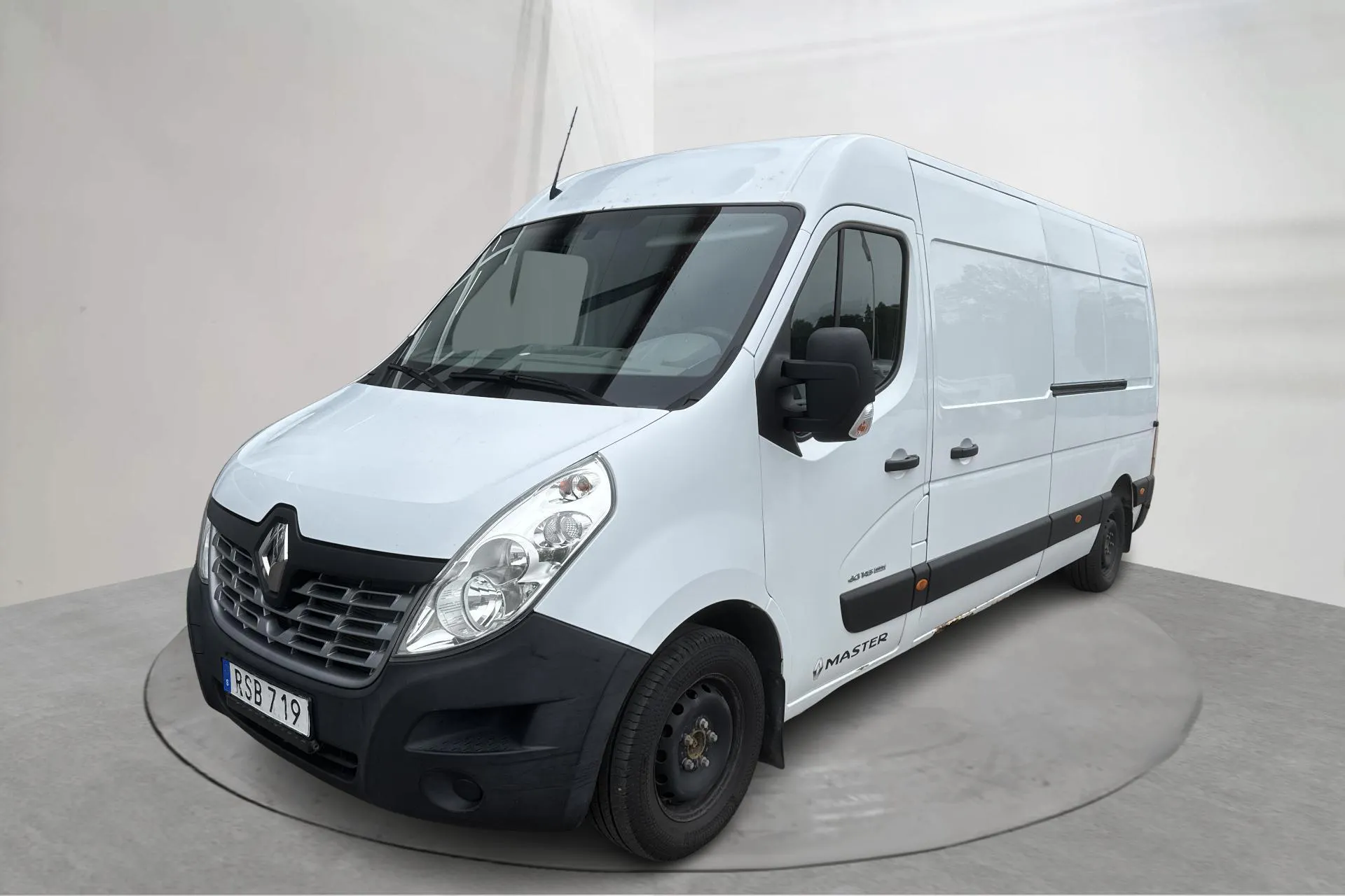 Presentation photo 1 of 19: Renault Master 2.3 dCi FAP 2WD (145hk) - 178 420 km - Manual - white - 2018
