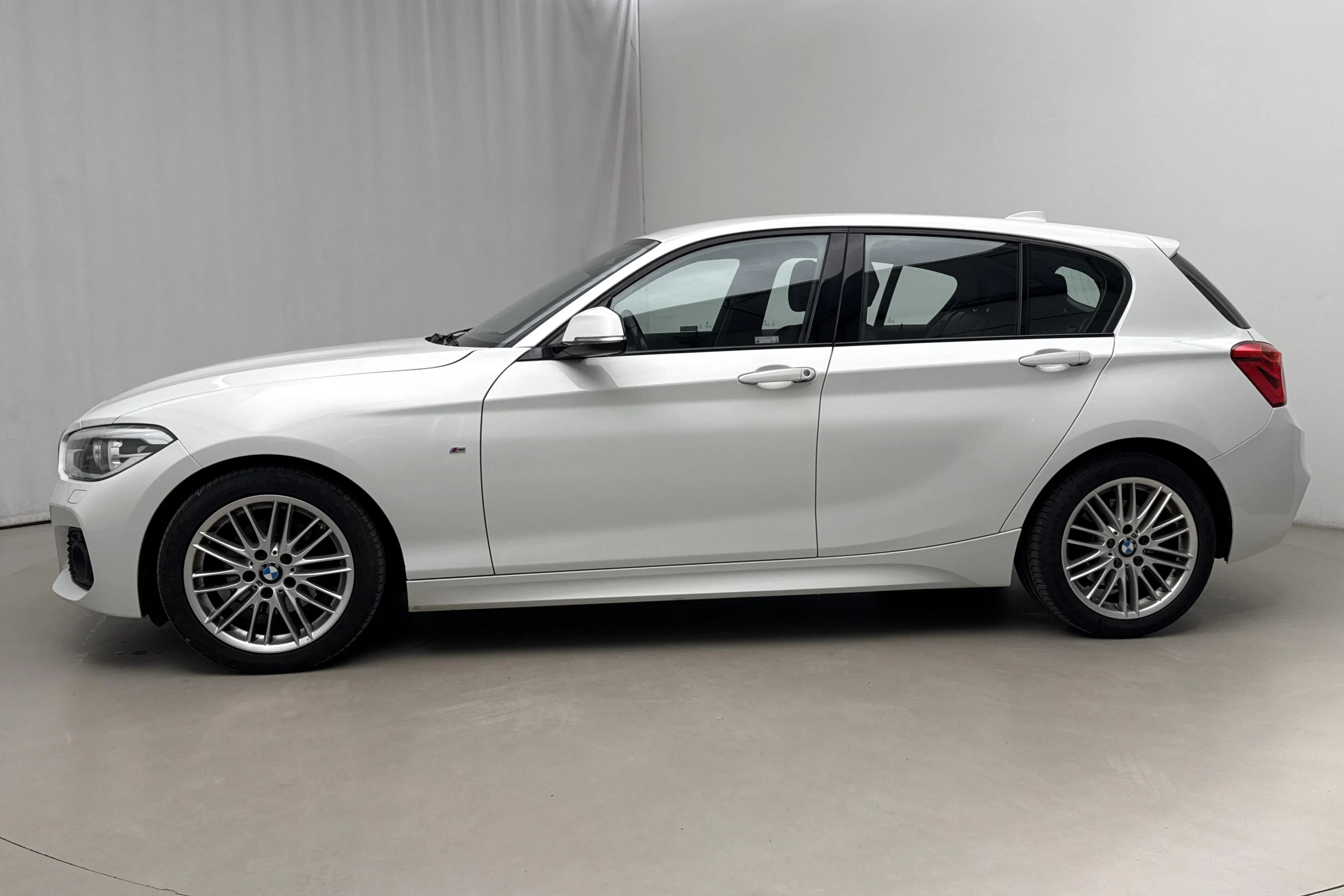 Presentation photo 2 of 16: BMW 120i 5dr, F20 (184hk) - 87 890 km - Automatic - white - 2019