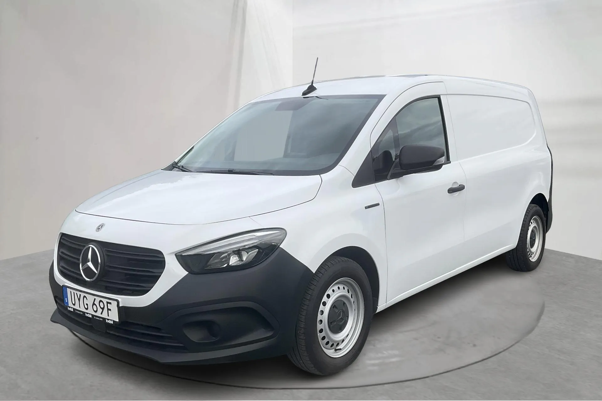 Presentation photo 1 of 16: Mercedes eCitan Skåp 45kWh (122hk) - 6 950 km - Automatic - white - 2023
