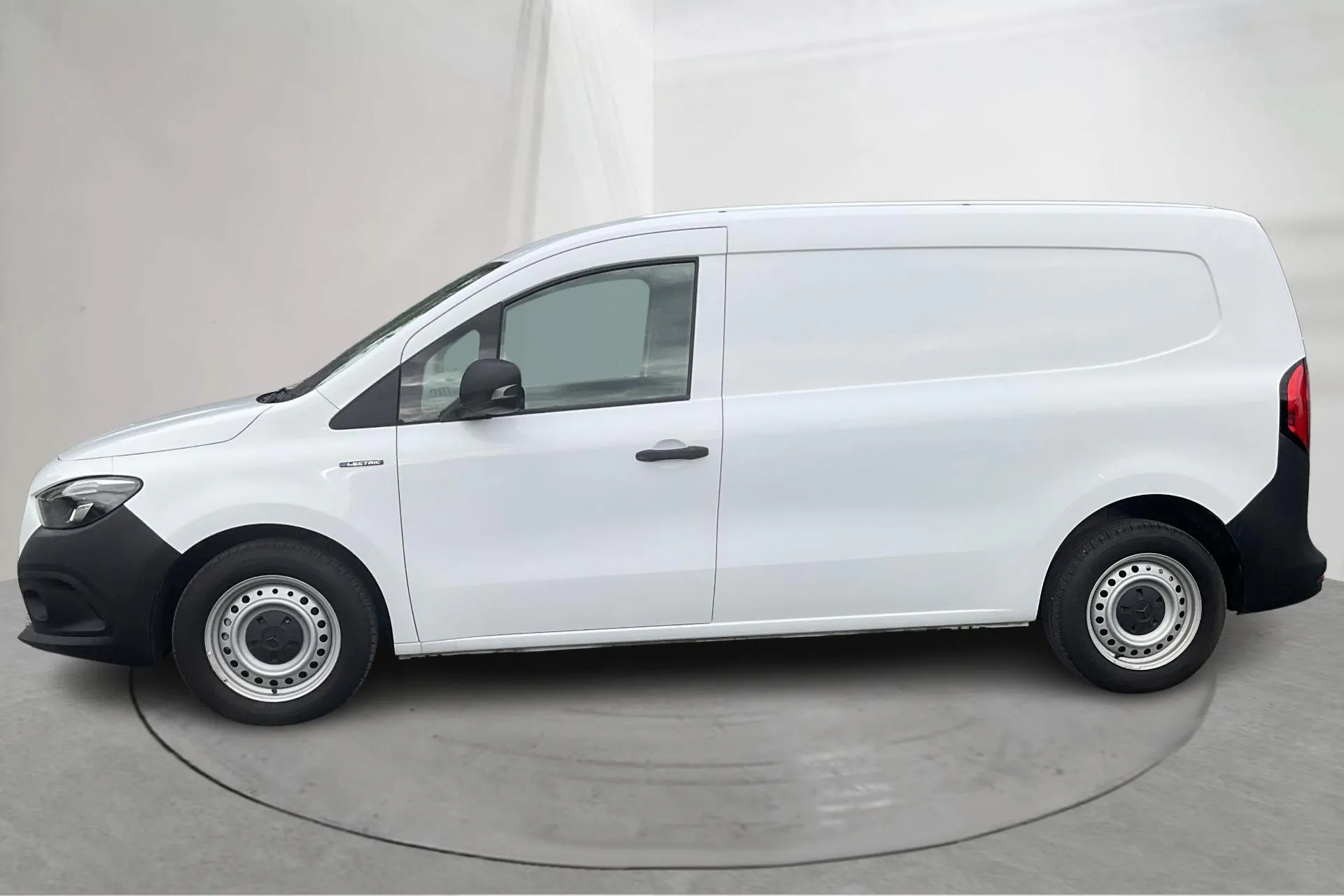 Presentation photo 2 of 16: Mercedes eCitan Skåp 45kWh (122hk) - 6 950 km - Automatic - white - 2023