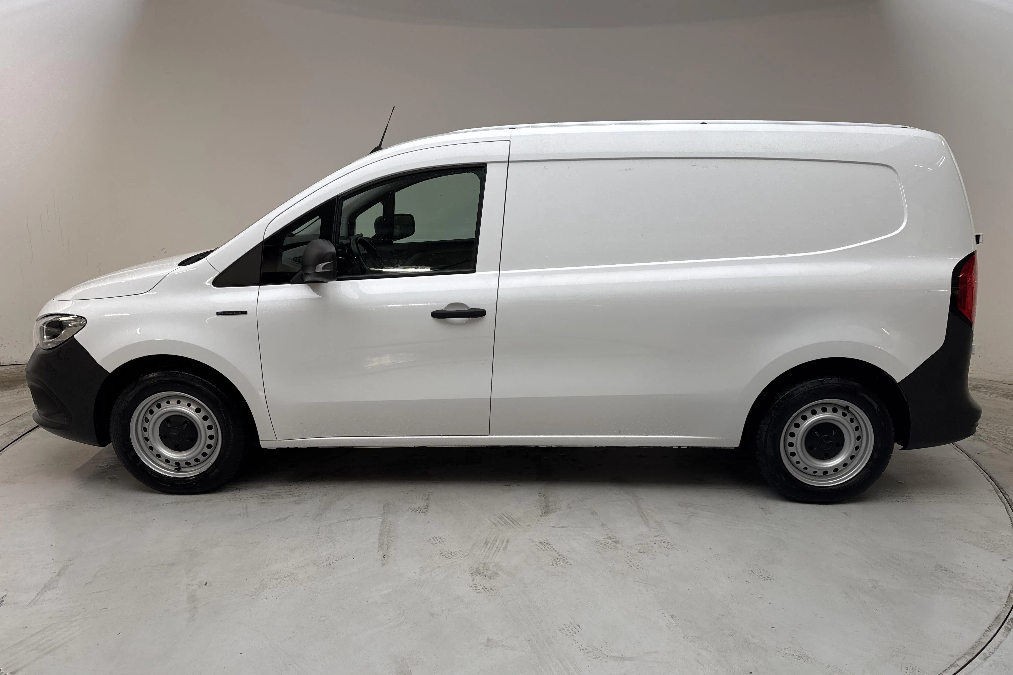 Presentationsfoto 2 av 14: Mercedes eCitan Skåp 45kWh (122hk) - 3 074 mil - Automat - vit - 2024