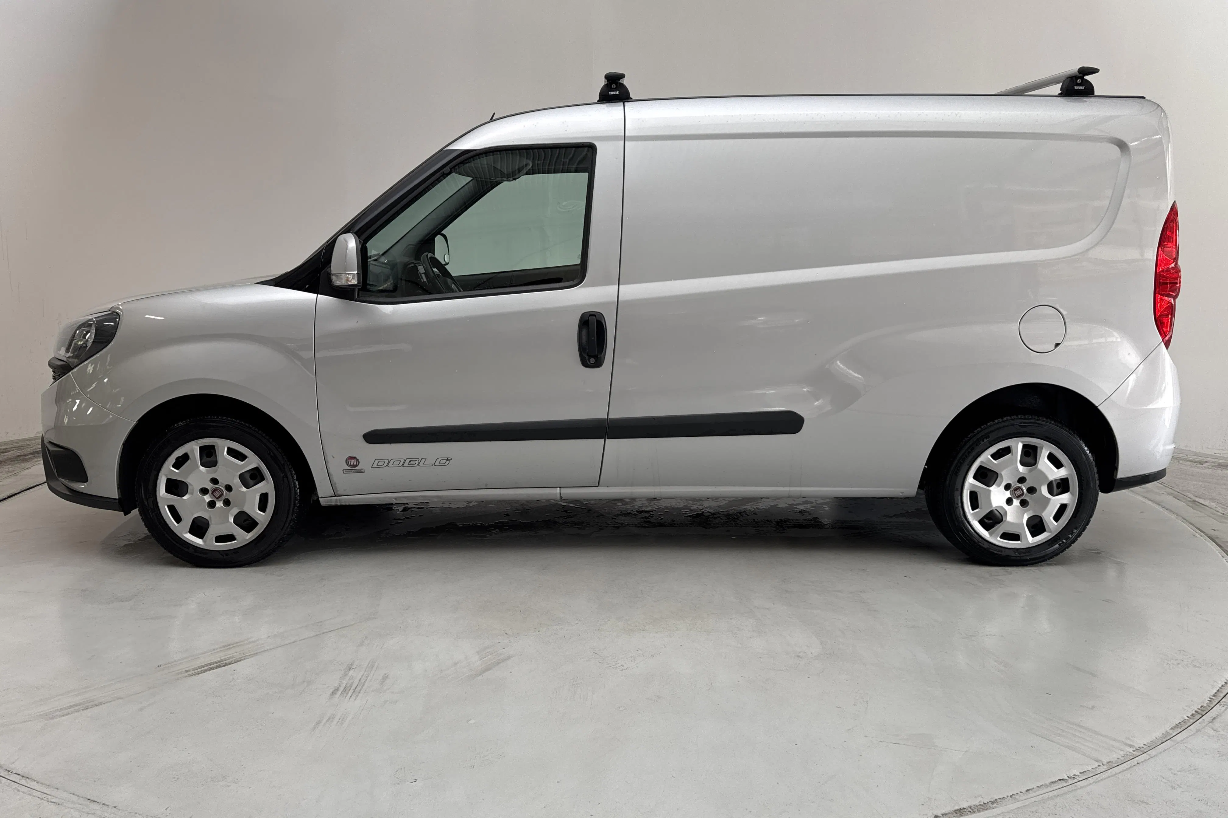 Presentation photo 2 of 10: Fiat Doblo Cargo 1.4T CNG (120hk) - 108 990 km - Manual - gray - 2021