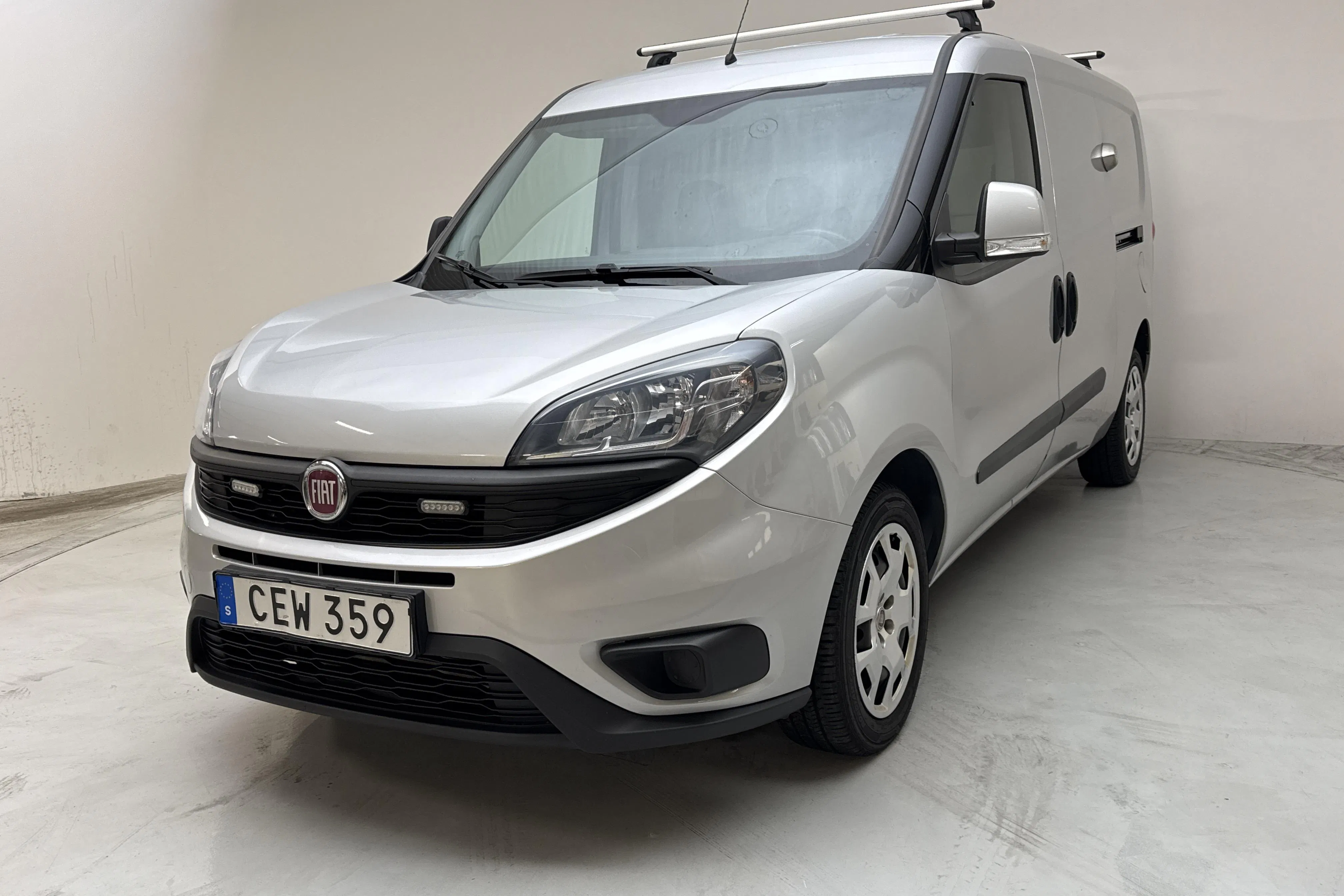 Presentationsfoto 1 av 11: Fiat Doblo Cargo 1.4T CNG (120hk) - 5 846 mil - Manuell - grå - 2021