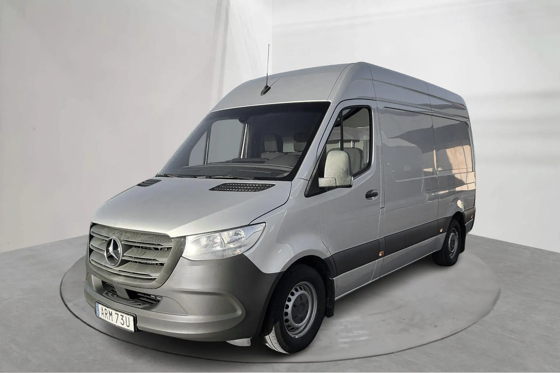 Presentationsfoto 1 av 14: Mercedes Sprinter 316 CDI Skåp RWD (163hk) - 15 033 mil - Automat - silver - 2020