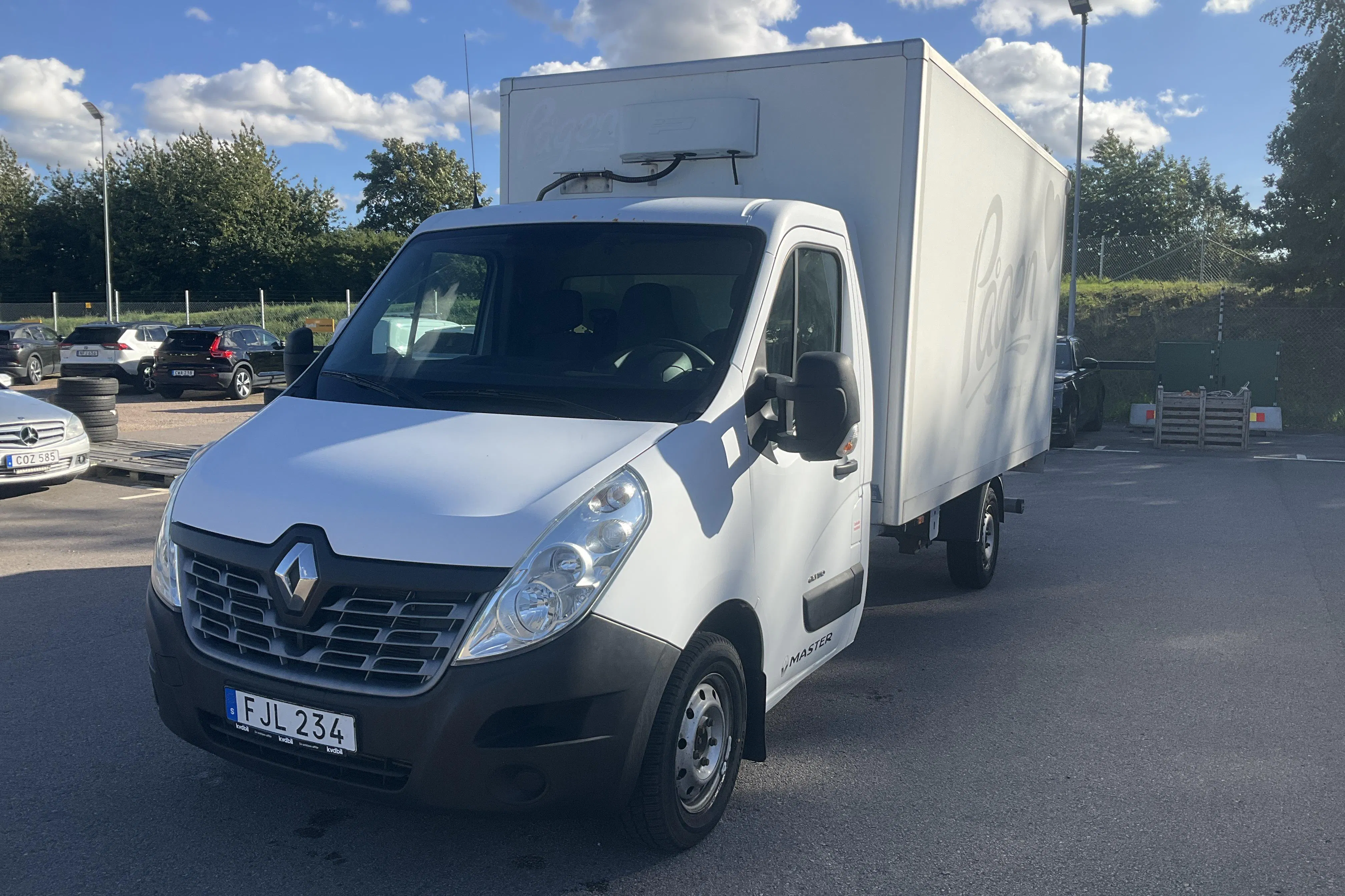 Presentation photo 1 of 18: Renault Master 2.3 dCi Volymskåp 2WD (170hk) - 194 230 km - Manual - white - 2018