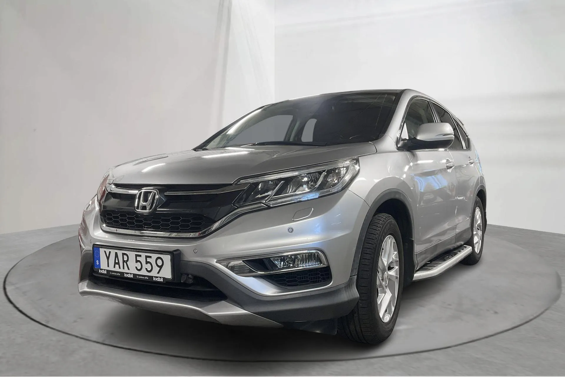 Presentationsfoto 1 av 16: Honda CR-V 1.6 i-DTEC 2WD (120hk) - 17 112 mil - Manuell - silver - 2015