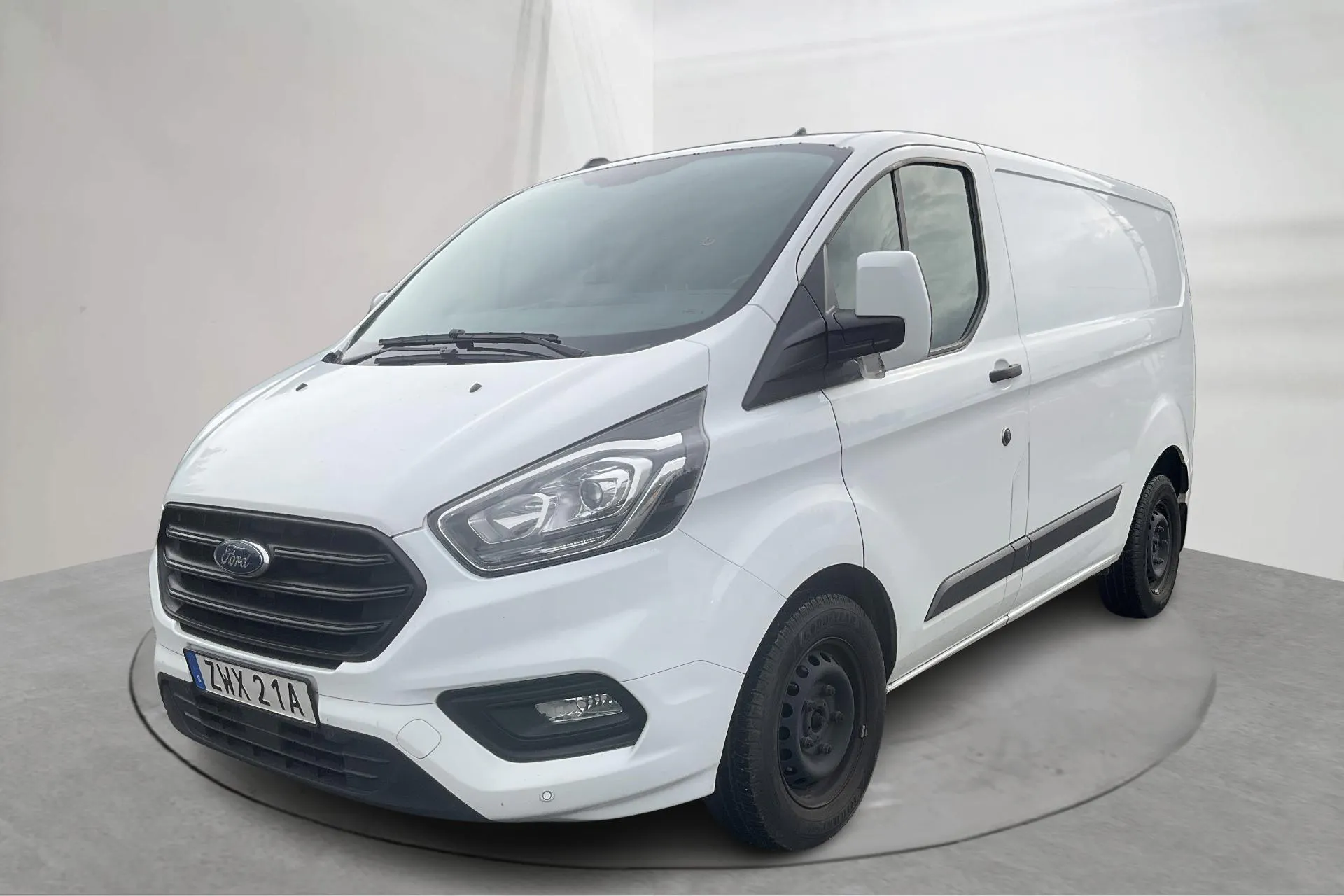 Presentation photo 1 of 14: Ford Transit Custom 280 (130hk) - 84 280 km - Manual - white - 2020