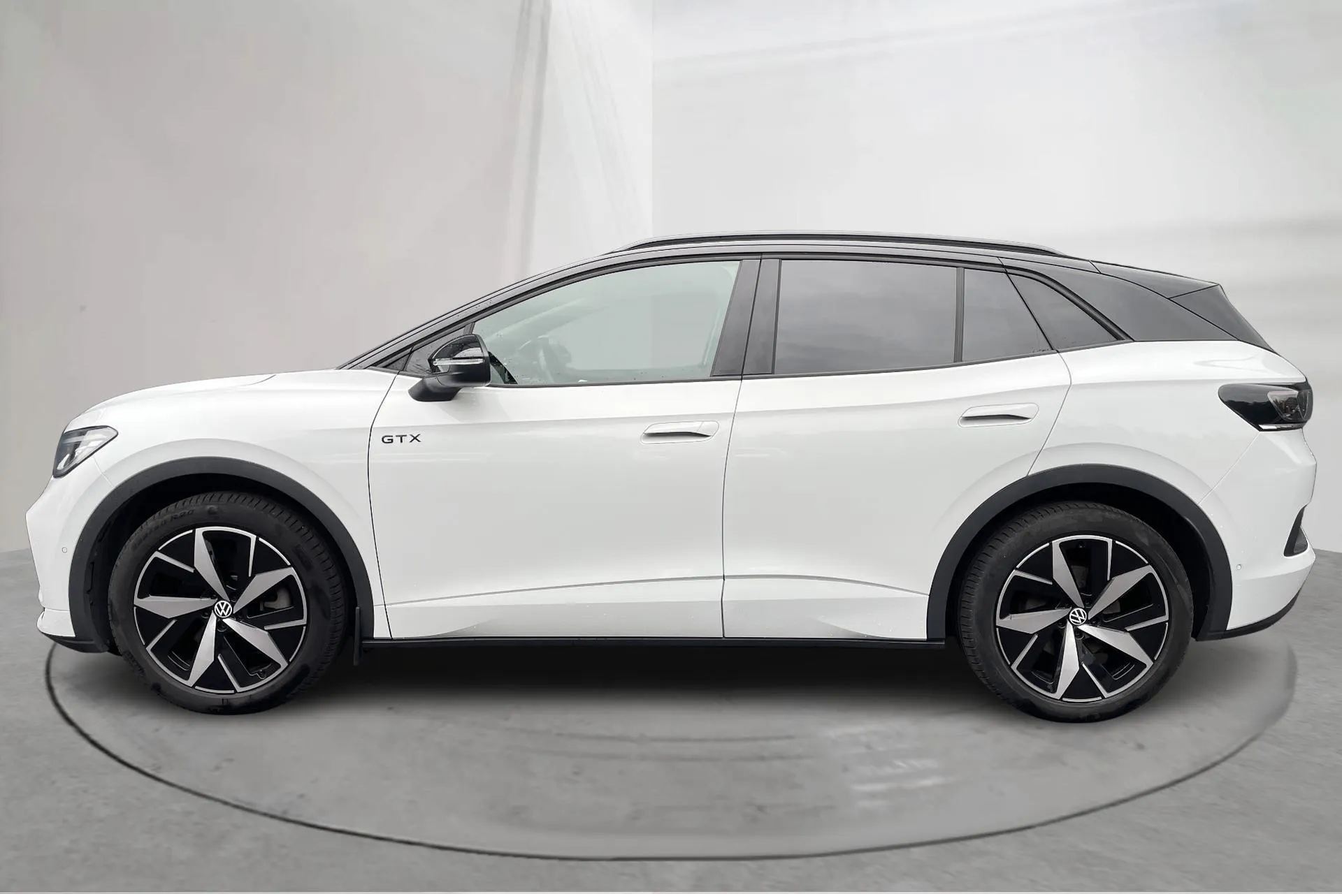 Presentationsfoto 2 av 19: VW ID.4 GTX 77kWh AWD (299hk) - 7 613 mil - Automat - vit - 2023