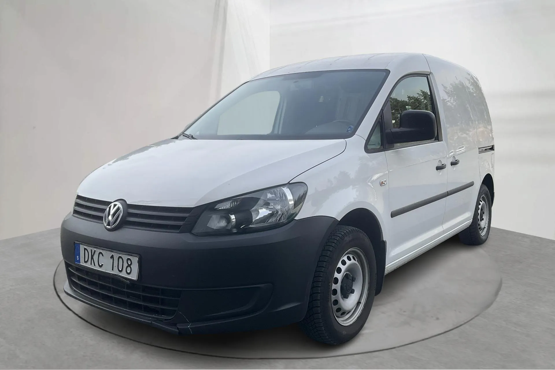 Presentationsfoto 1 av 19: VW Caddy 2.0 Ecofuel Skåp (109hk) - 6 496 mil - Manuell - vit - 2015