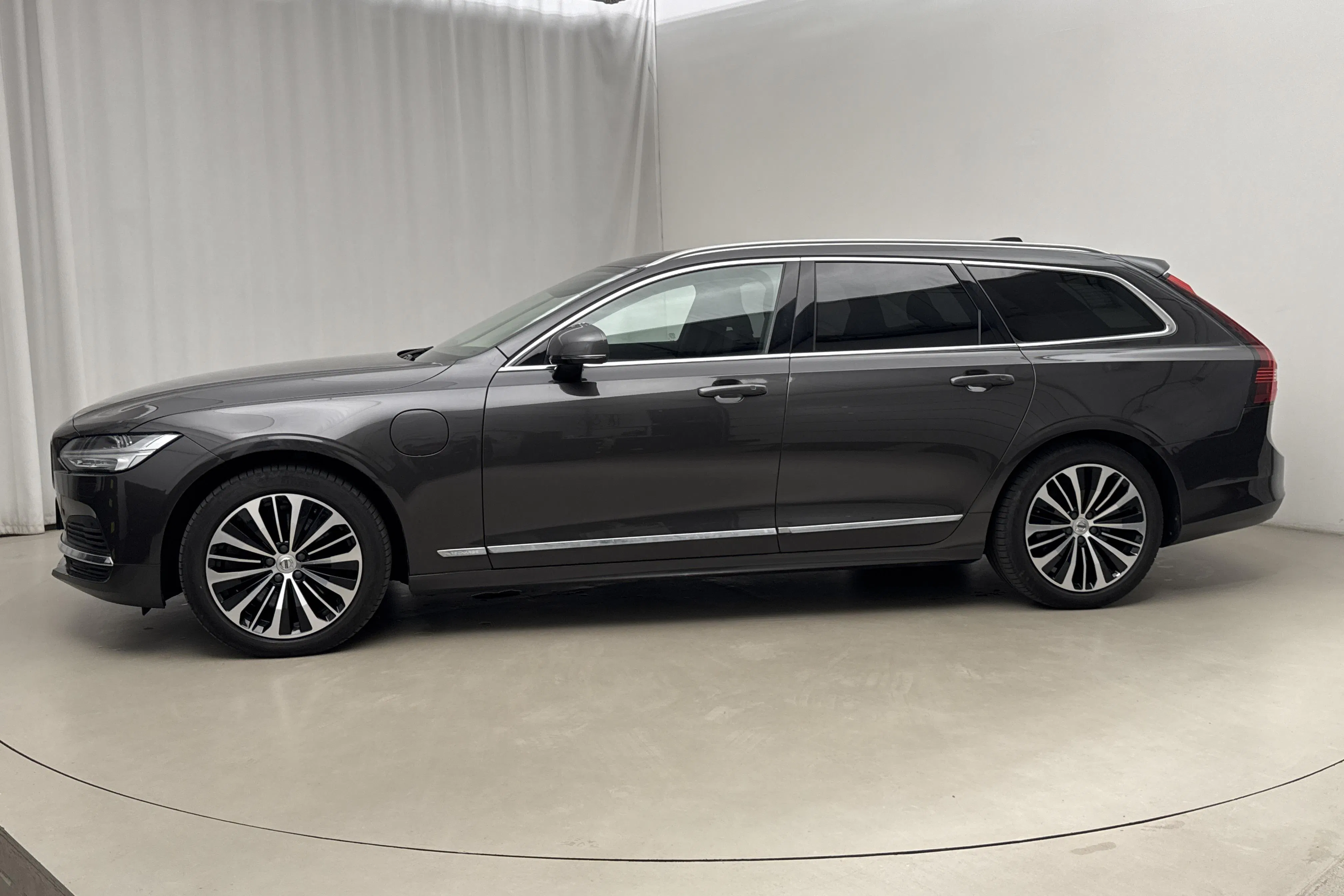 Presentation photo 2 of 24: Volvo V90 T6 AWD Recharge (350hk) - 64 920 km - Automatic - gray - 2024