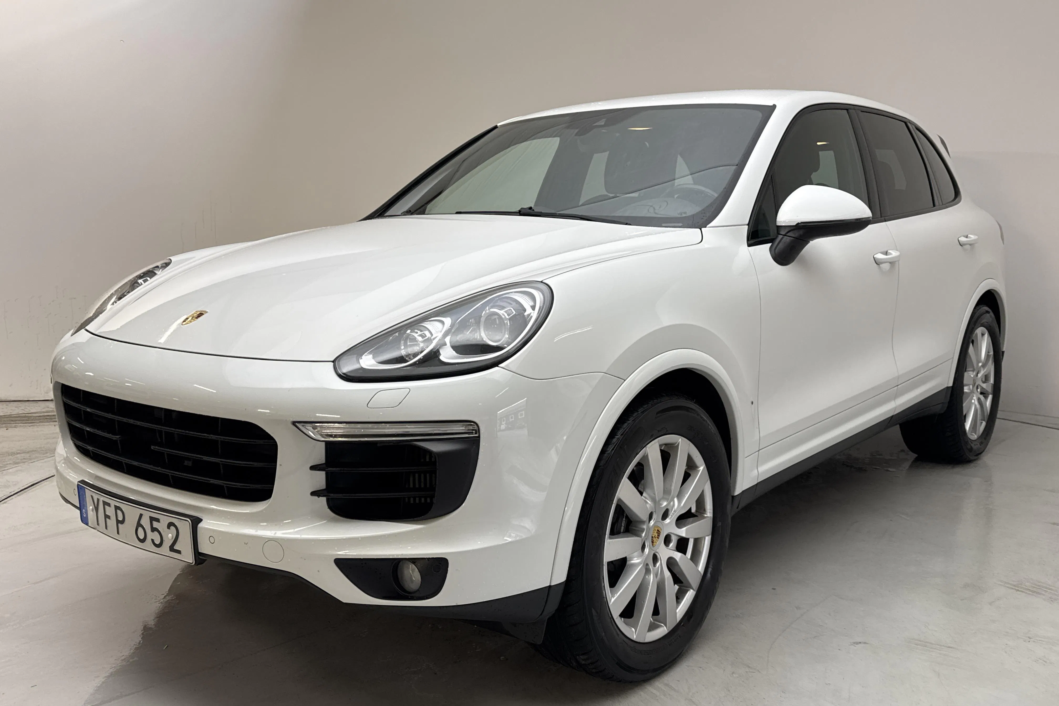 Presentationsfoto 1 av 14: Porsche Cayenne Diesel (262hk) - 14 237 mil - Automat - vit - 2017