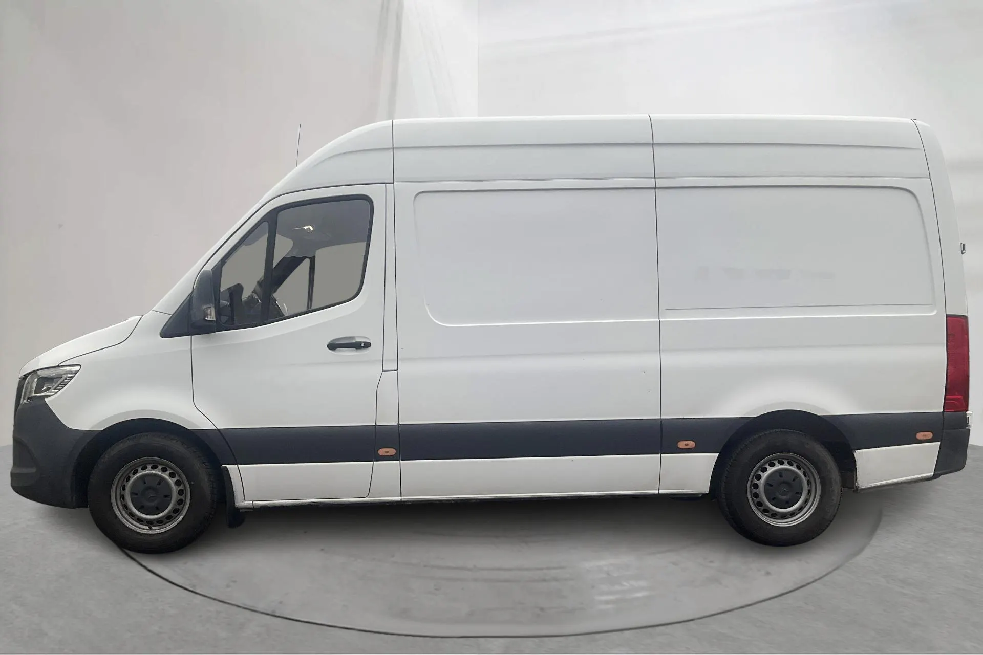 Presentationsfoto 2 av 25: Mercedes Sprinter 316 CDI Skåp RWD (163hk) - 20 519 mil - Automat - vit - 2021