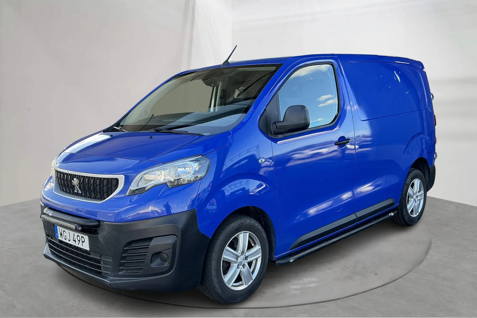 Presentation photo 1 of 13: Peugeot Expert BlueHDi Skåp (177hk) - 107 130 km - Automatic - white - 2019