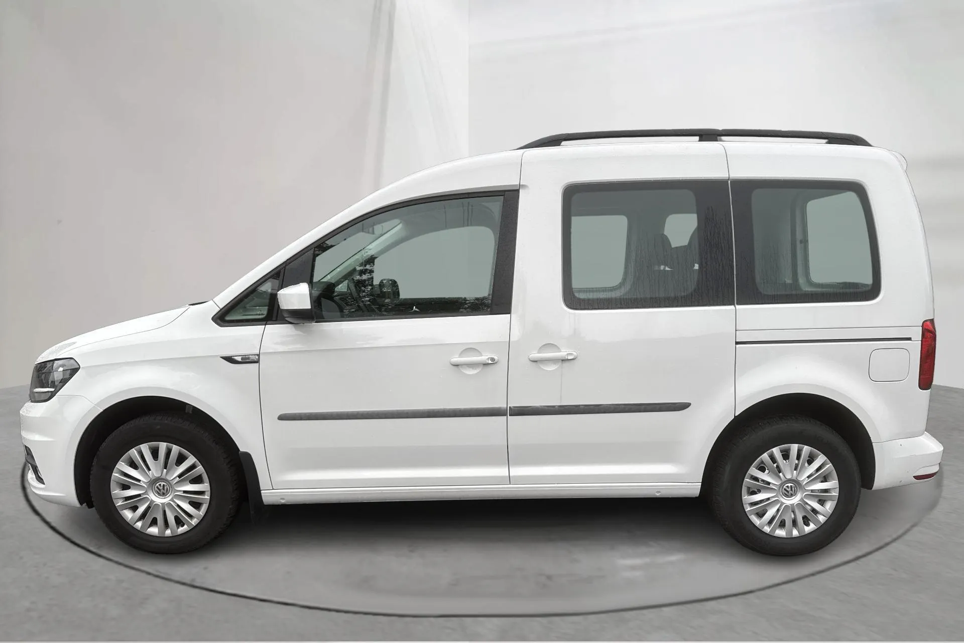 Presentation photo 2 of 13: VW Caddy Life 1.4 TGI (110hk) - 71 740 km - Manual - white - 2017