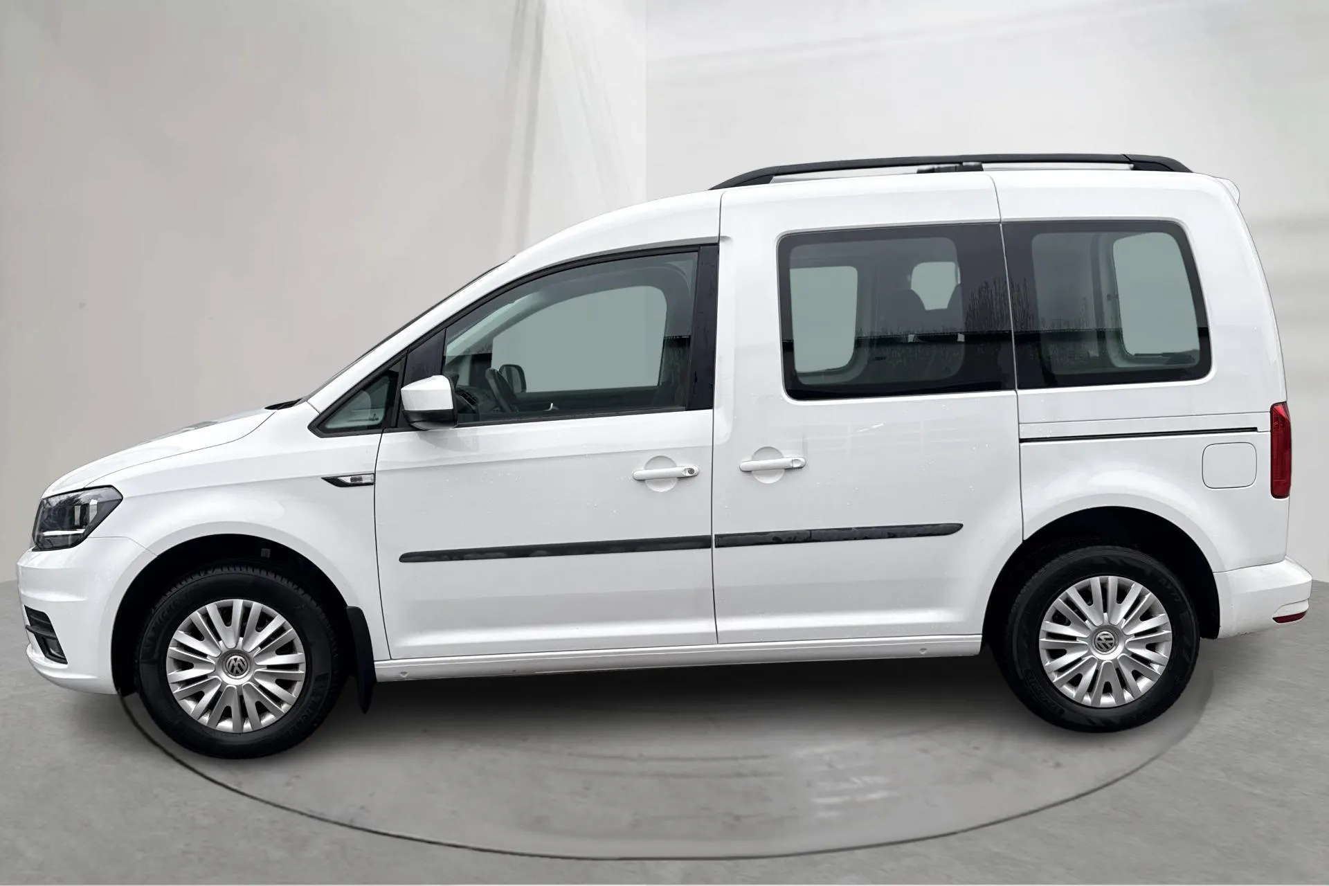 Presentation photo 2 of 14: VW Caddy Combi 1.4 TGI (110hk) - 58 810 km - Manual - white - 2017