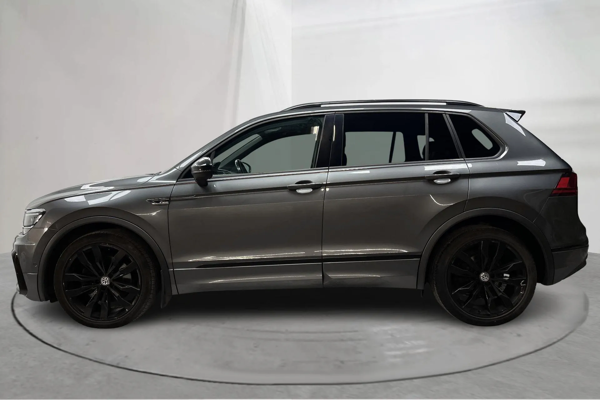 Presentation photo 2 of 17: VW Tiguan 2.0 TDI 4MOTION (190hk) - 284 160 km - Automatic - gray - 2019