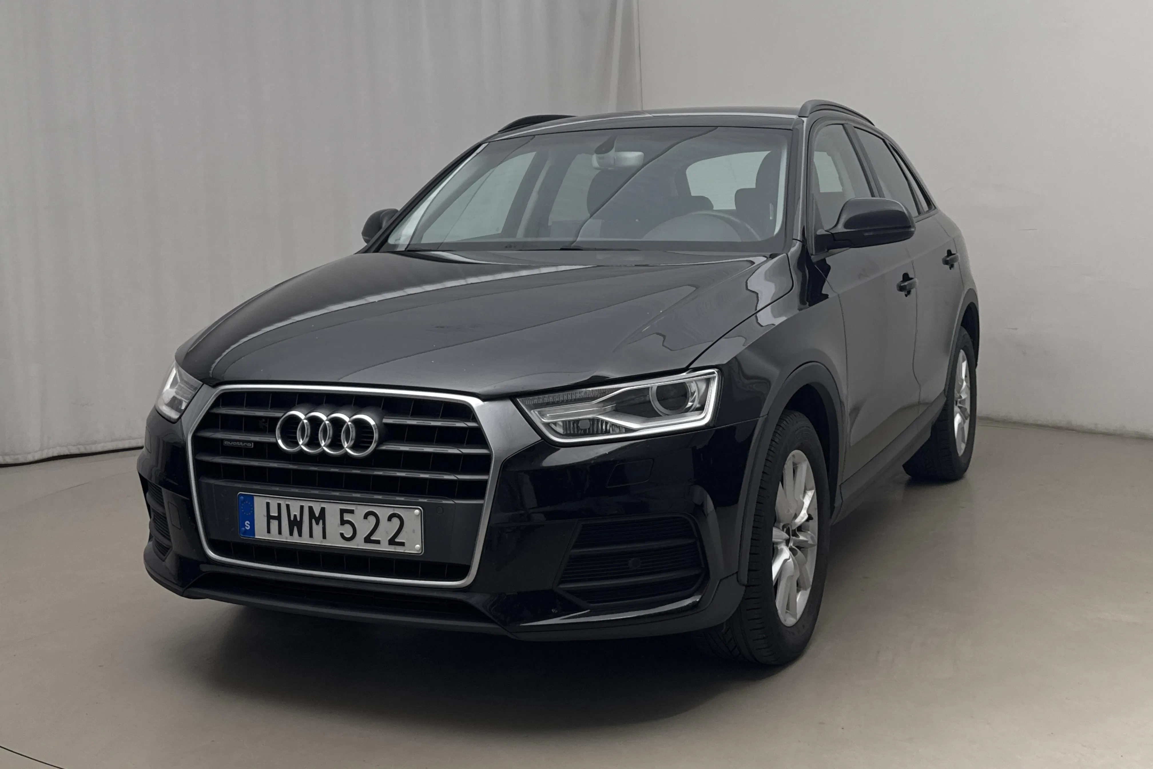 Presentationsfoto 1 av 15: Audi Q3 2.0 TDI quattro (184hk) - 17 555 mil - Automat - svart - 2016