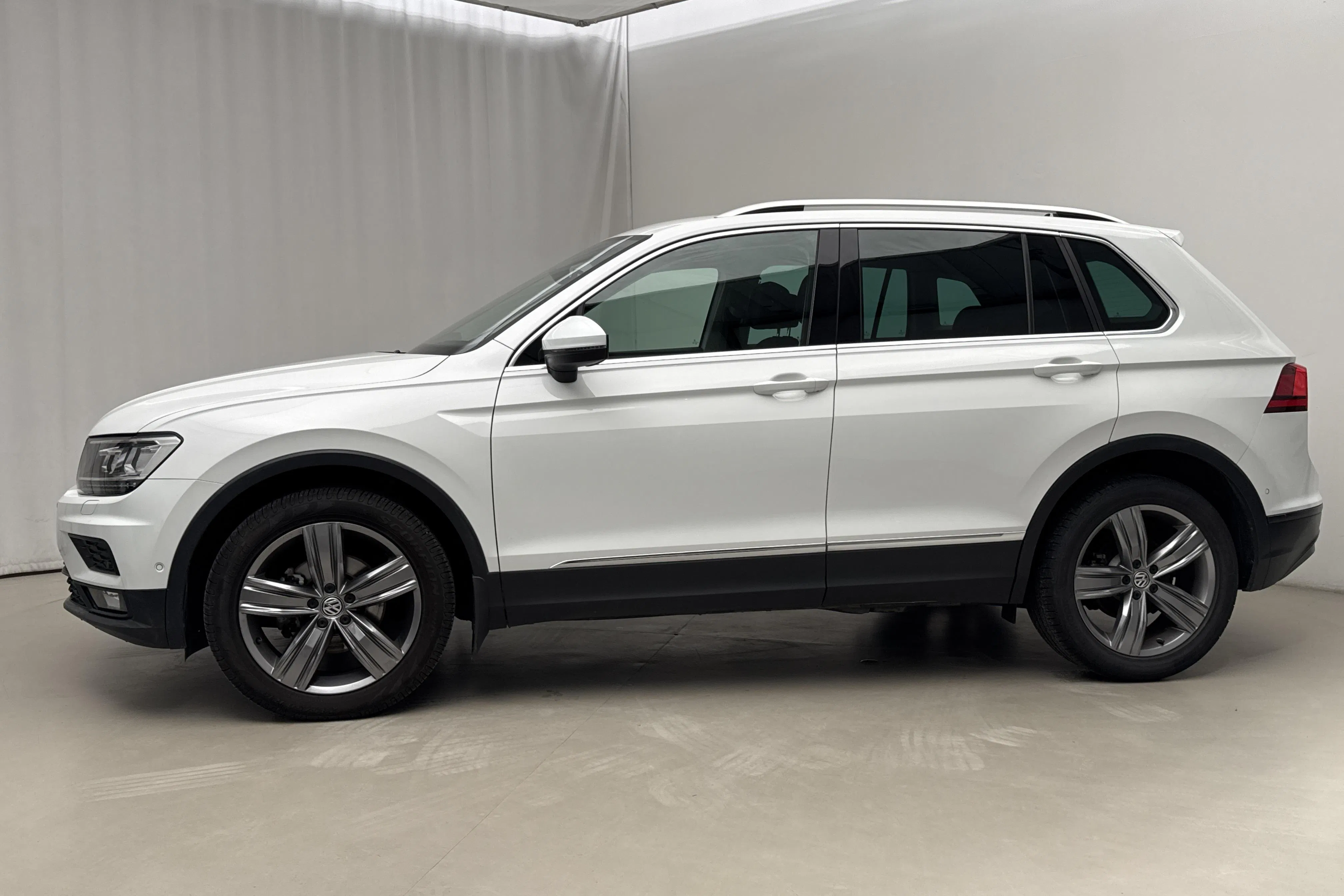 Presentation photo 2 of 19: VW Tiguan 2.0 TDI 4MOTION (150hk) - 93 200 km - Automatic - white - 2019
