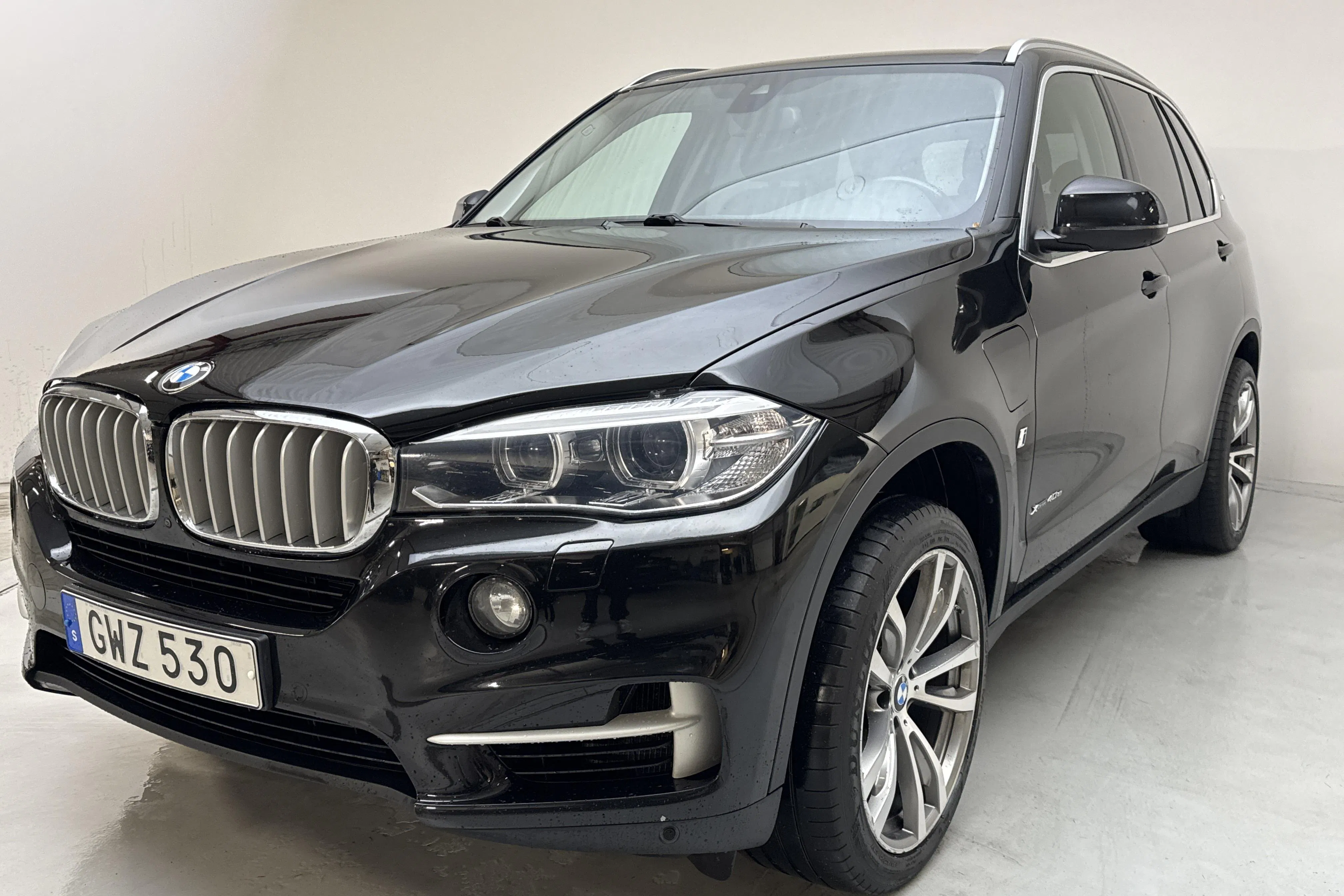 Presentationsfoto 1 av 16: BMW X5 xDrive40e, F15 (313hk) - 14 252 mil - Automat - svart - 2018