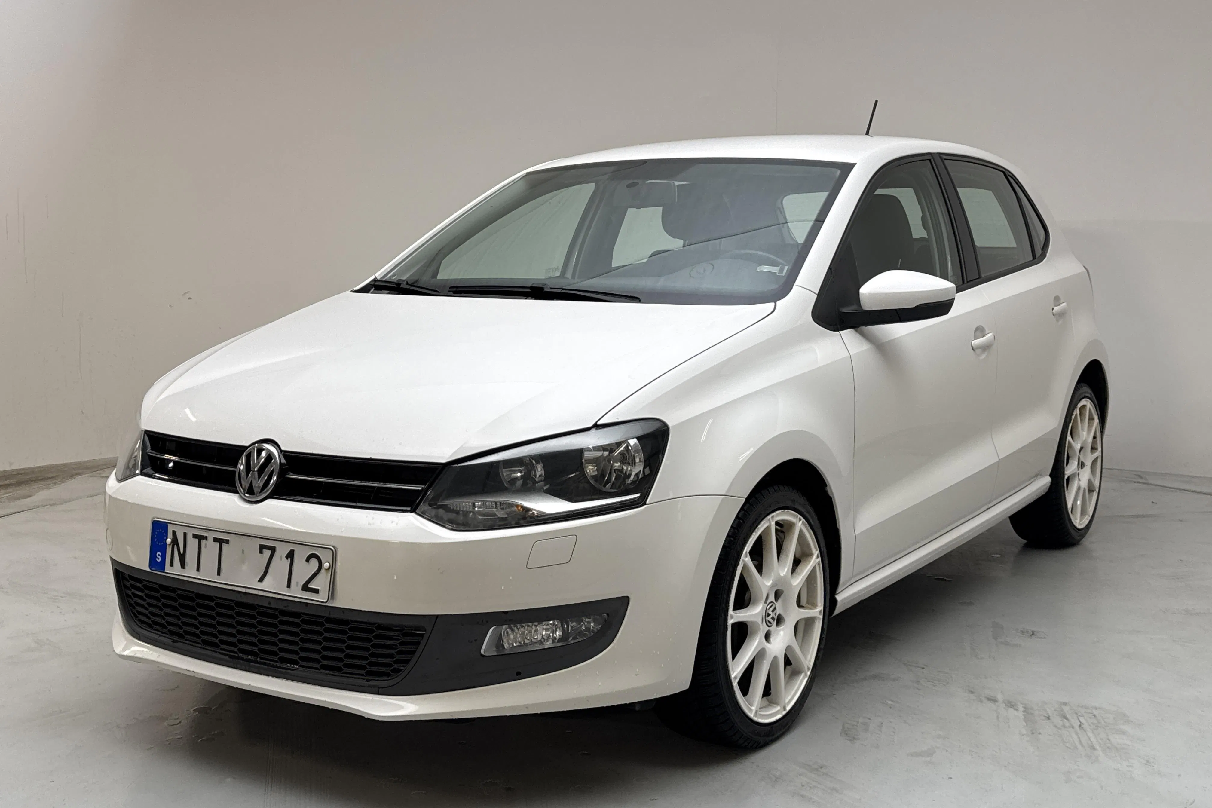 Presentationsfoto 1 av 11: VW Polo 1.2 TSI 5dr (90hk) - 18 963 mil - Manuell - vit - 2012