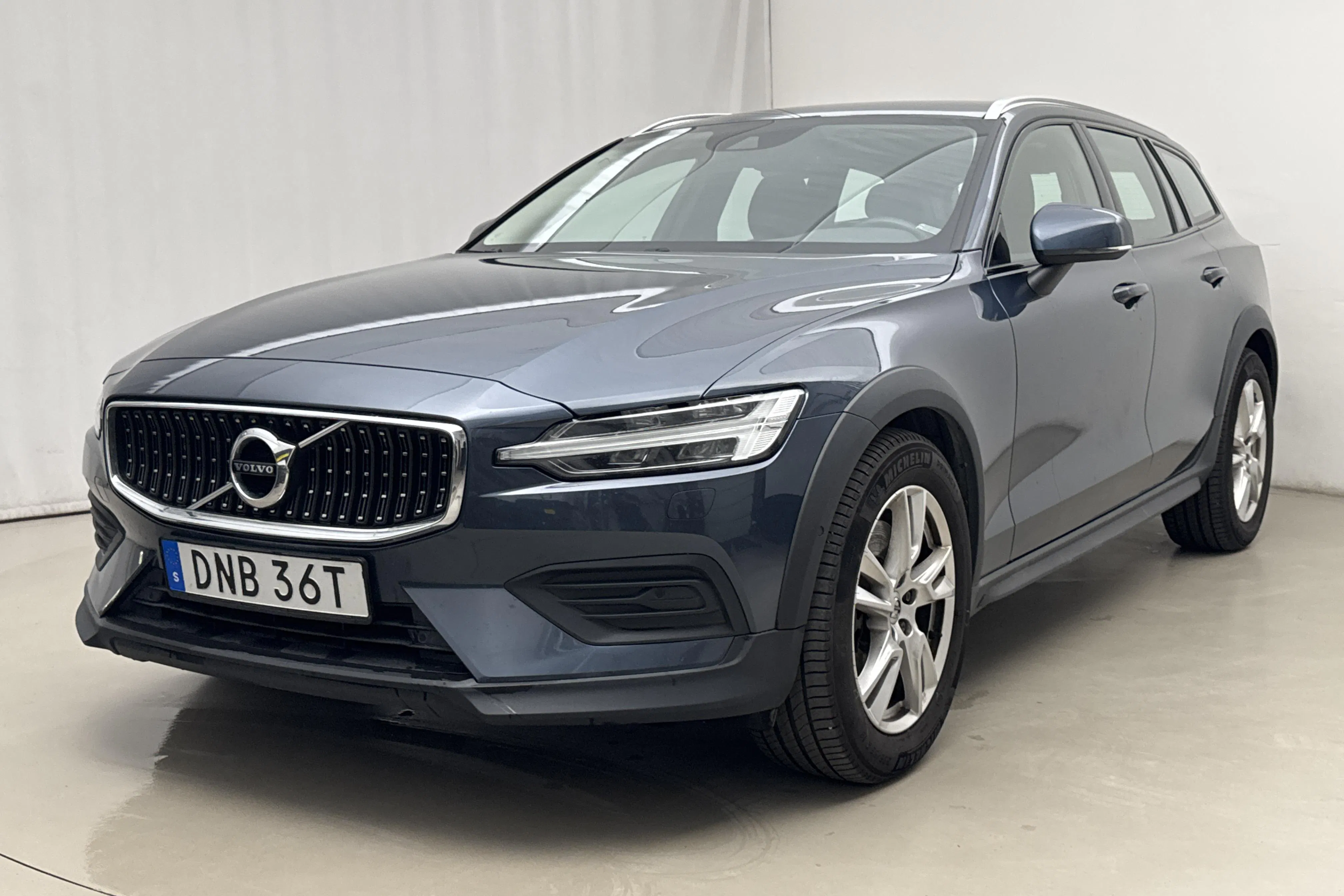 Presentation photo 1 of 20: Volvo V60 B4 Cross Country AWD Mildhybrid, Diesel (197hk) - 119 820 km - Automatic - dark blue - 2022