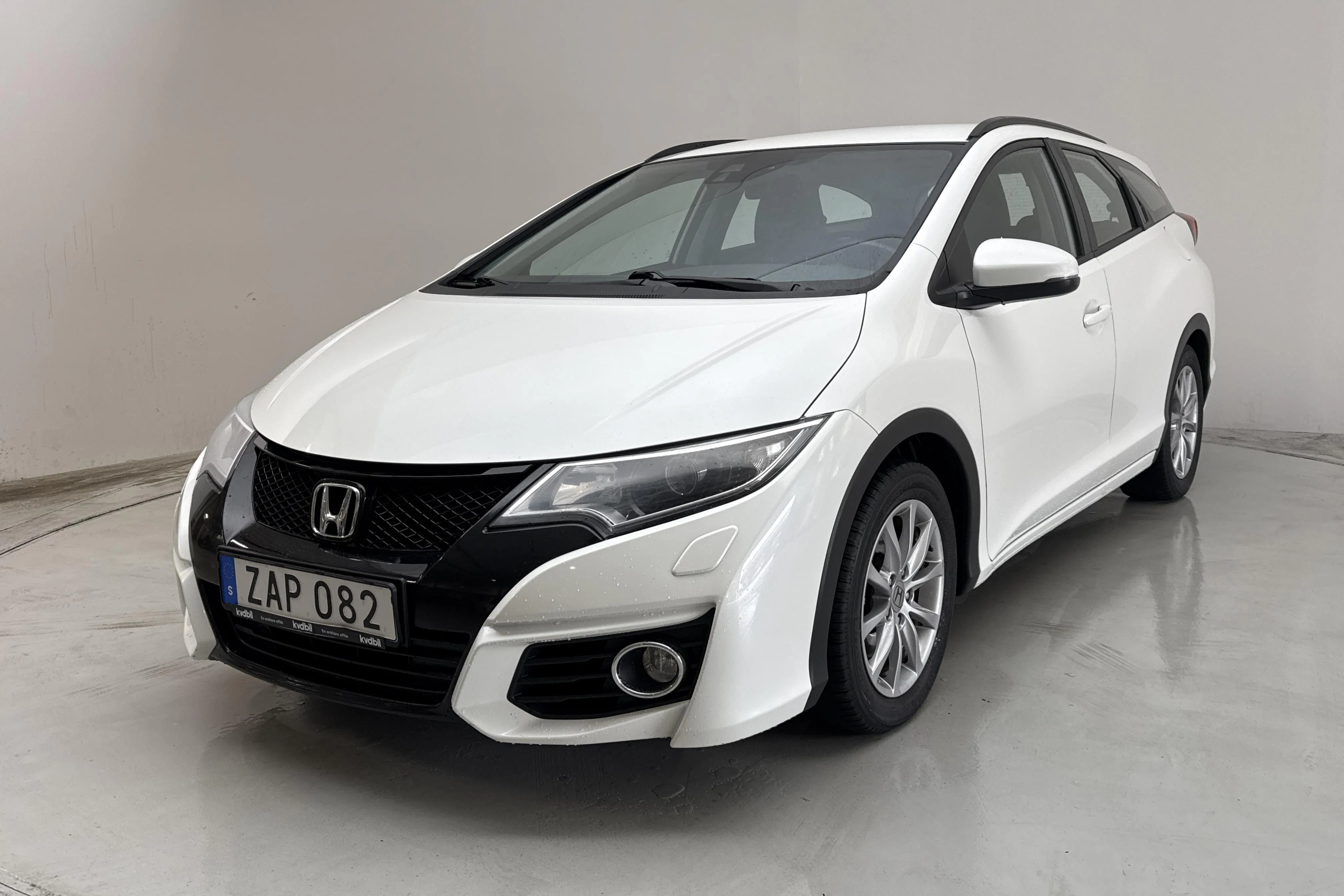 Presentationsfoto 1 av 13: Honda Civic 1.6 i-DTEC Tourer (120hk) - 12 248 mil - Manuell - vit - 2017