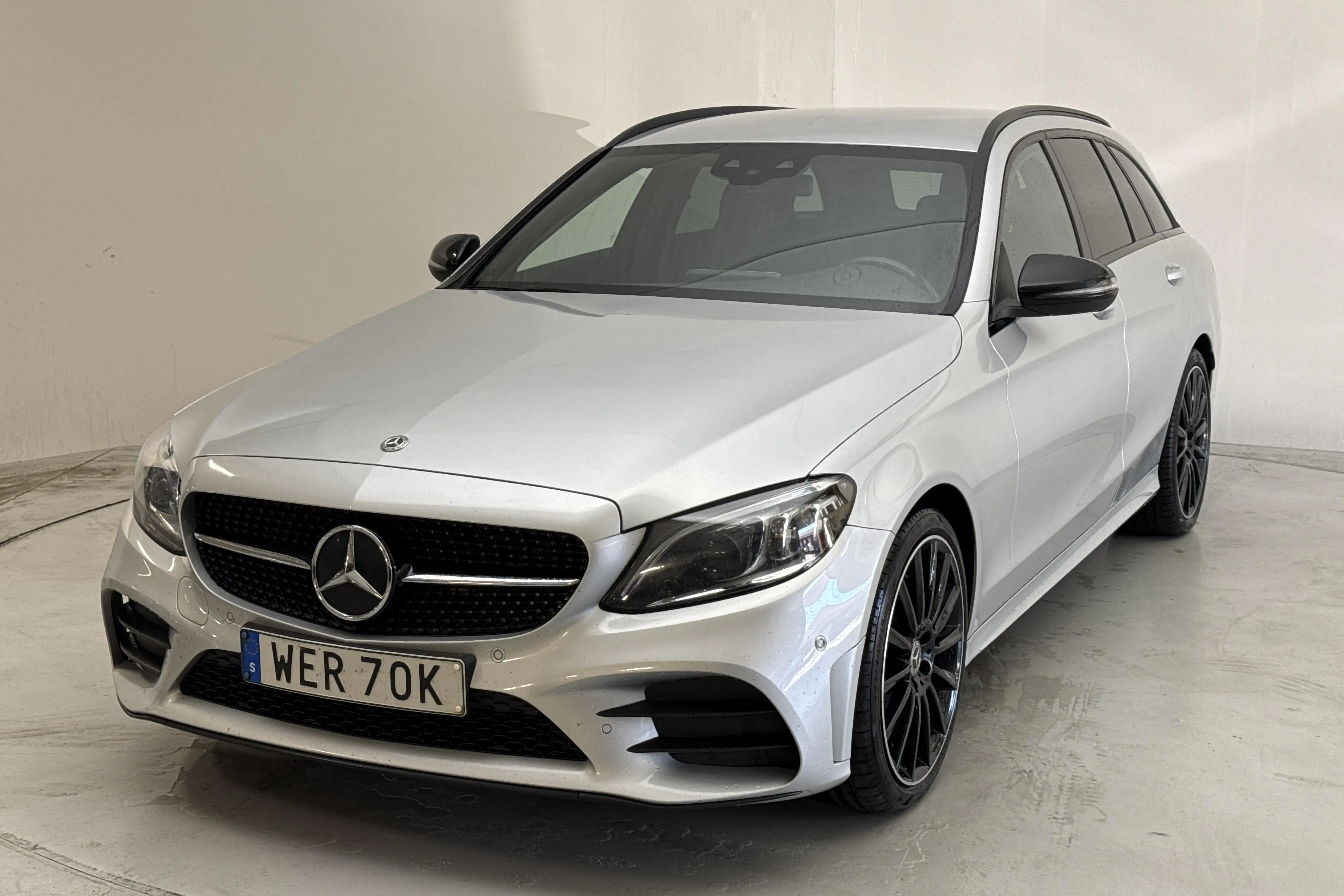 Presentationsfoto 1 av 15: Mercedes C 220 d Kombi S205 (194hk) - 14 132 mil - Automat - silver - 2021