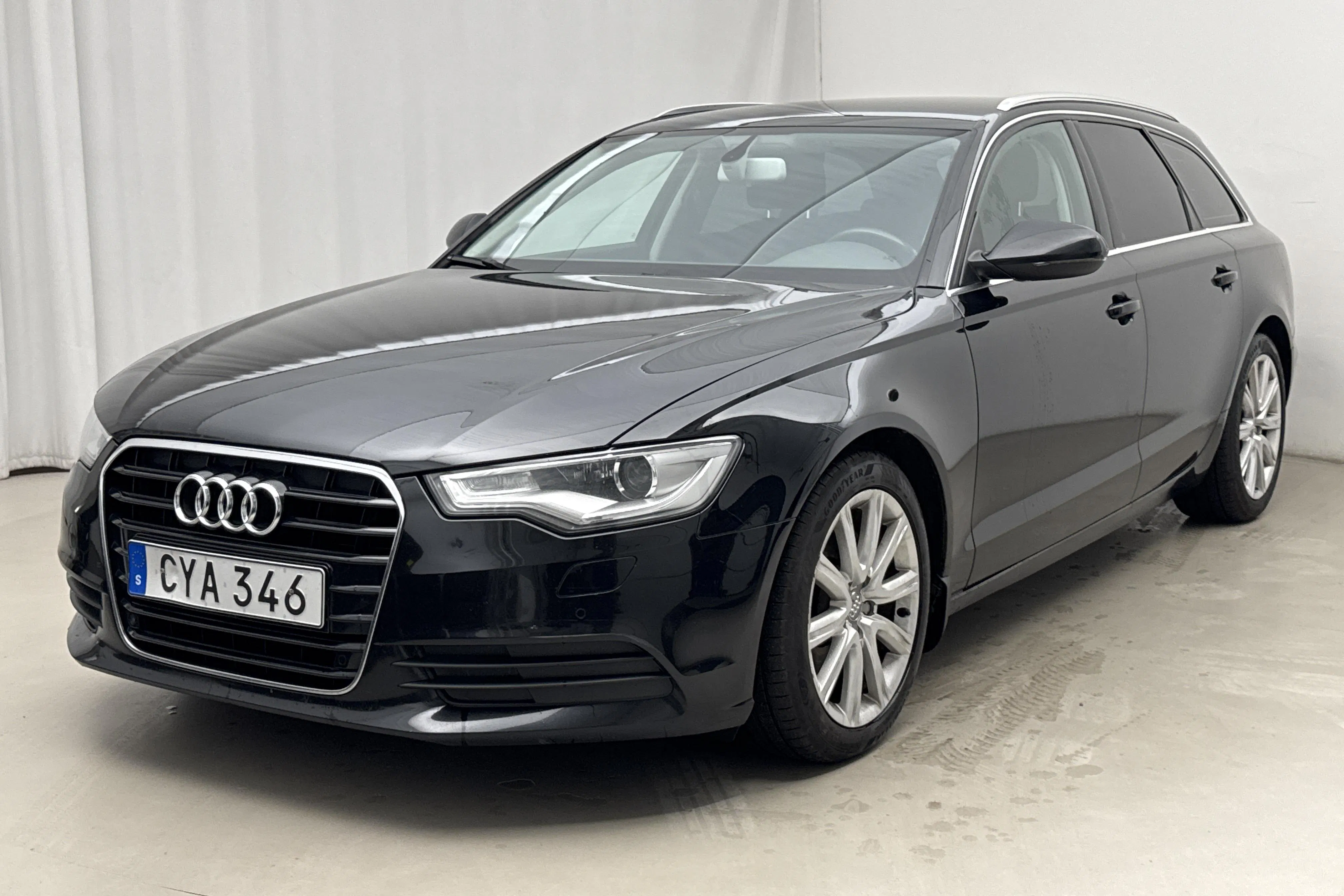 Presentationsfoto 1 av 16: Audi A6 2.0 TDI Ultra Avant (190hk) - 19 144 mil - Automat - svart - 2014