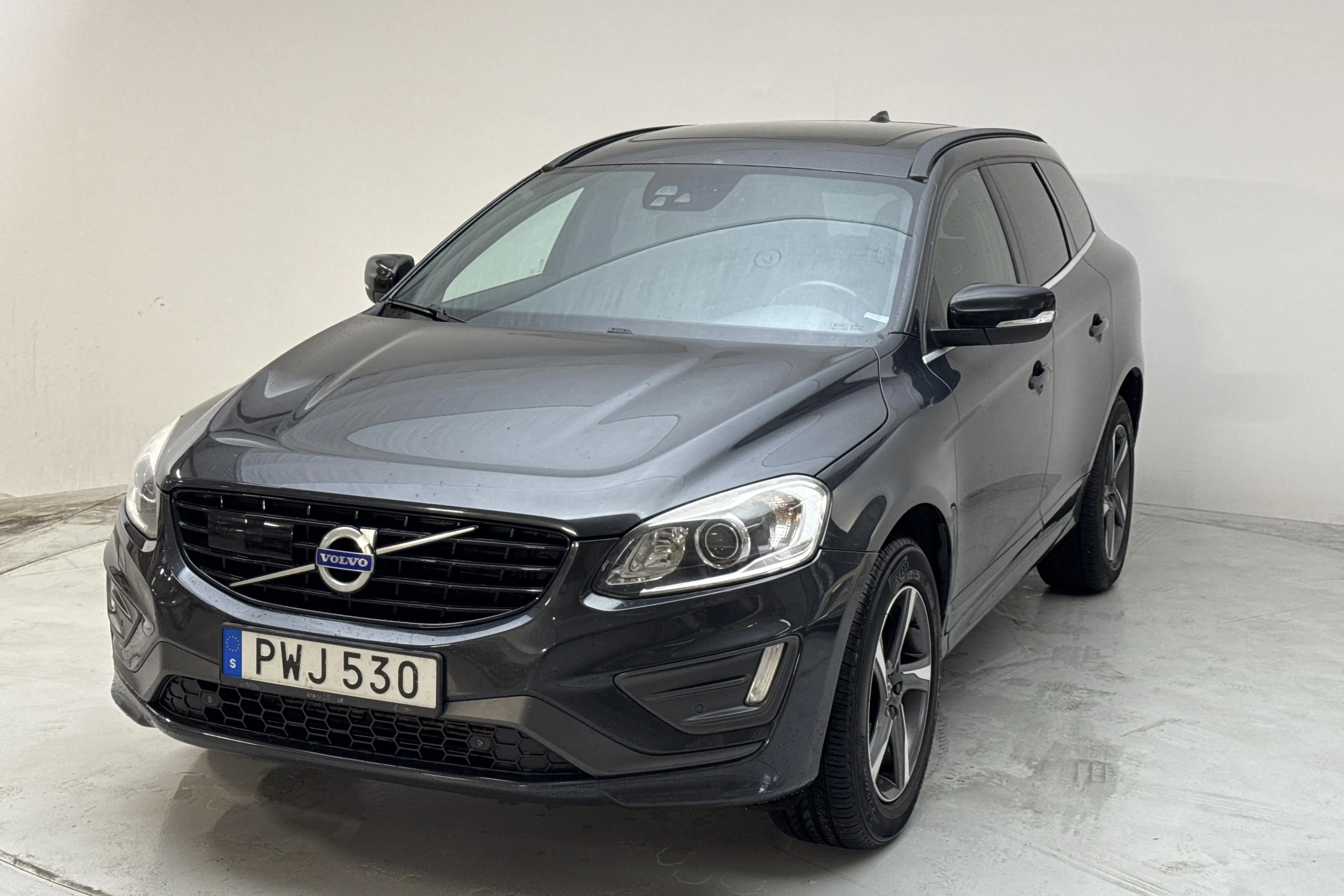 Presentationsfoto 1 av 16: Volvo XC60 D4 AWD (190hk) - 22 853 mil - Automat - grå - 2016