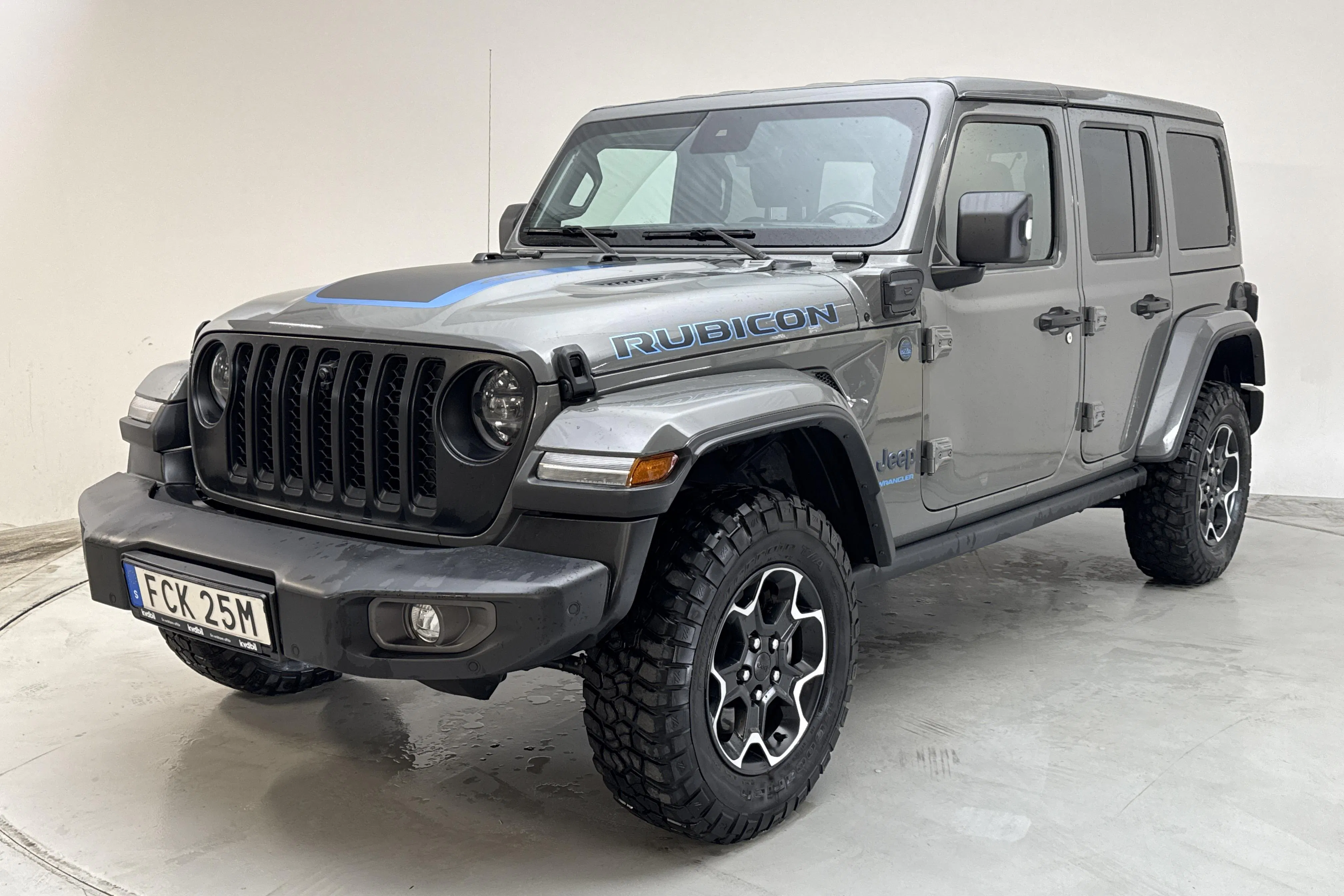 Presentation photo 1 of 18: JEEP Wrangler Unlimited 4xe (380hk) - 63 750 km - Automatic - gray - 2023