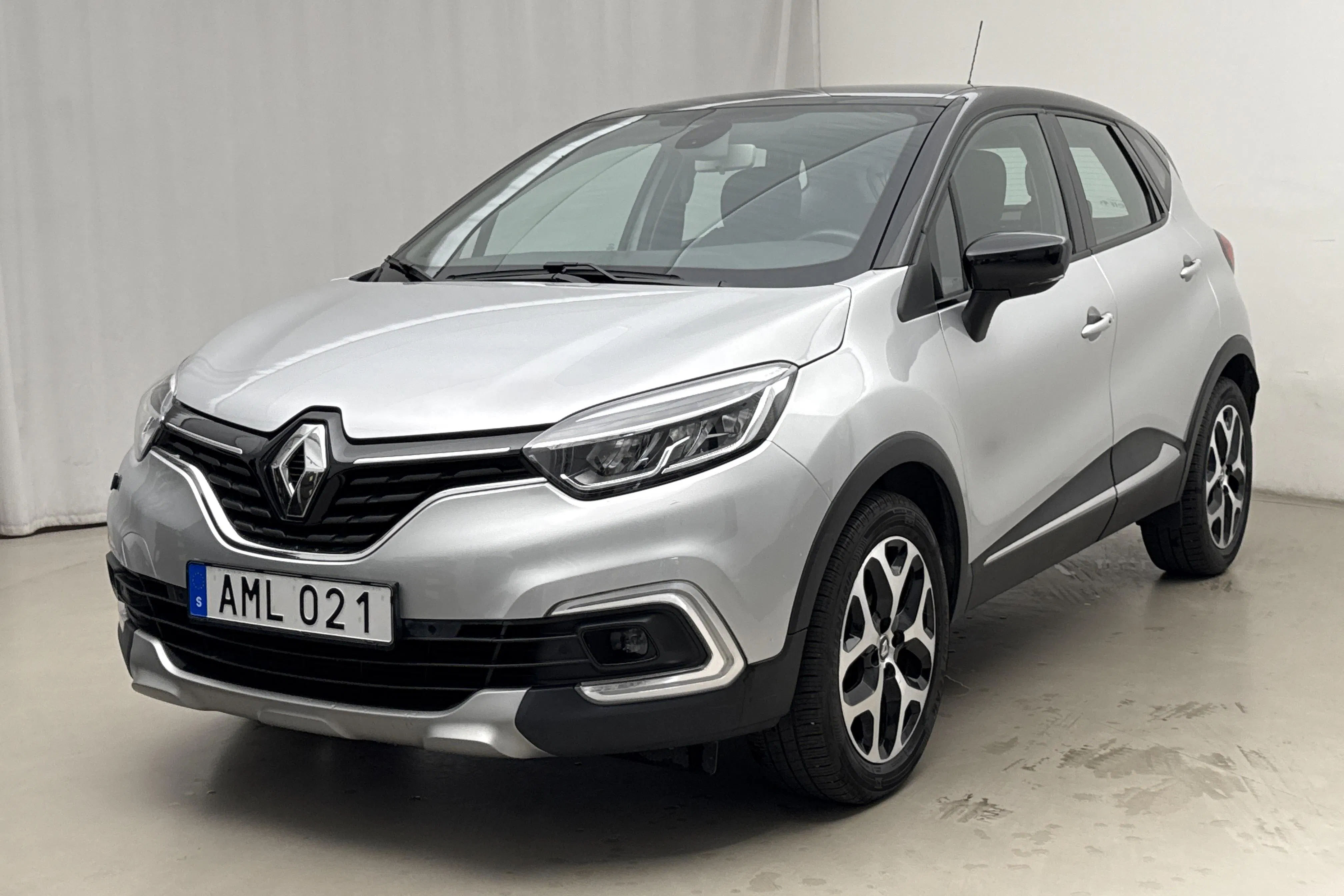 Presentation photo 1 of 18: Renault Captur 0.9 TCe (90hk) - 48 380 km - Manual - 2019