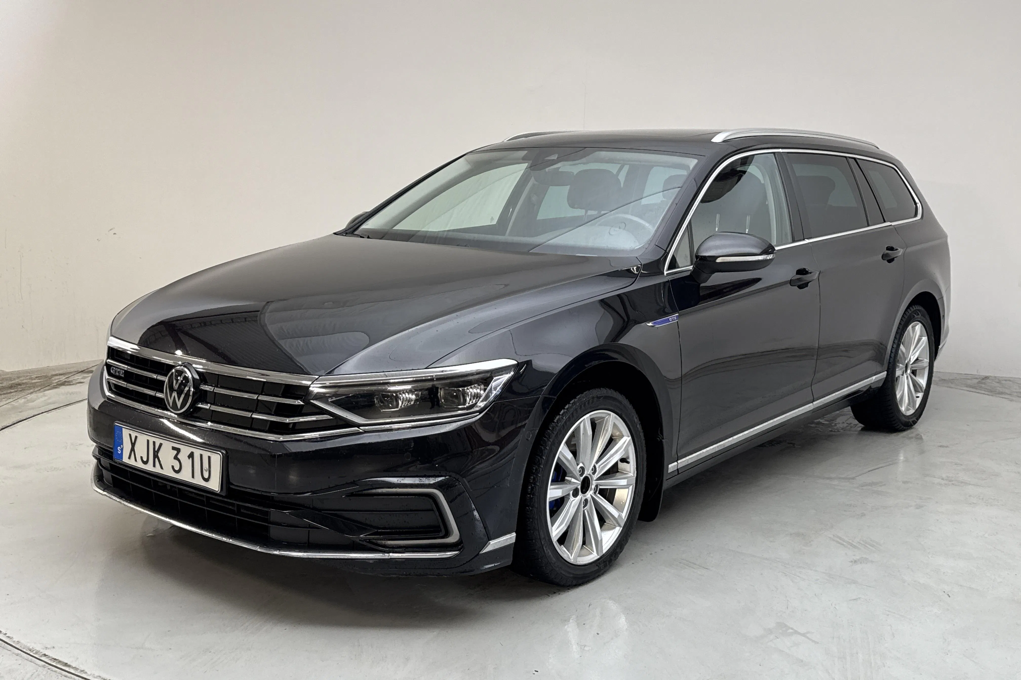 Presentation photo 1 of 15: VW Passat 1.4 GTE Sportscombi (218hk) - 87 240 km - Automatic - black - 2023