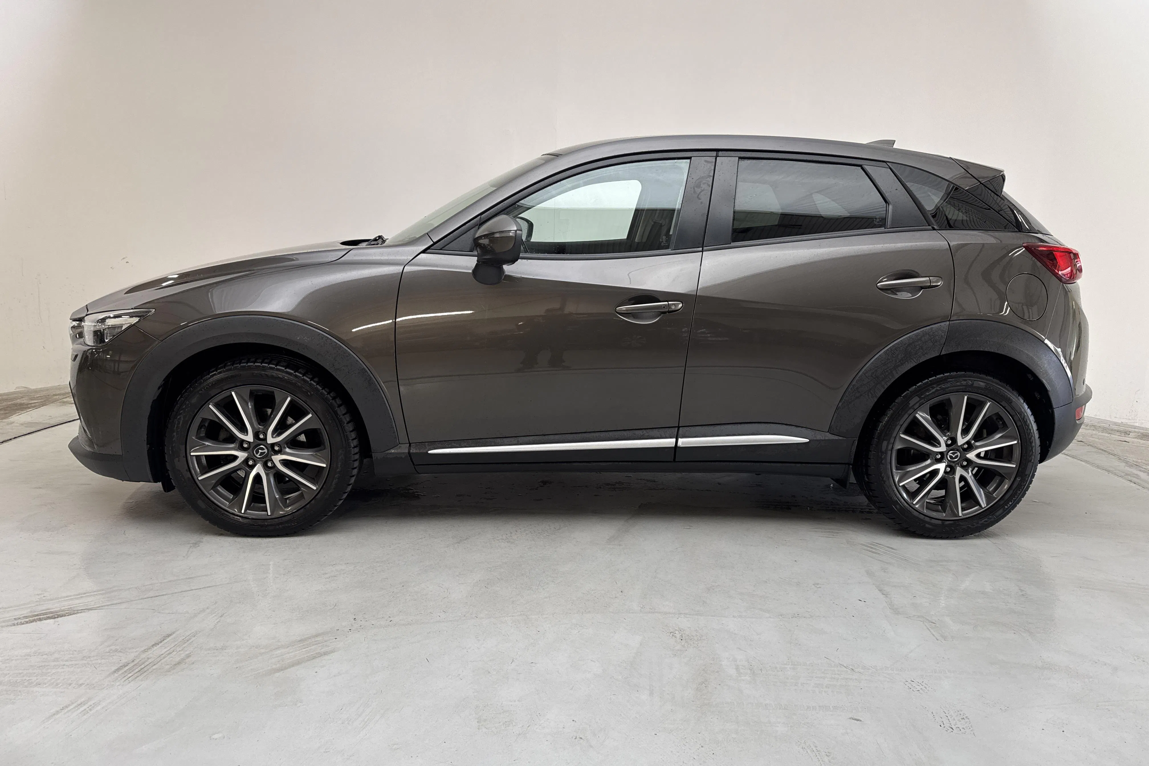 Presentation photo 2 of 14: Mazda CX-3 2.0 2WD (120hk) - 213 350 km - Manual - brown - 2016