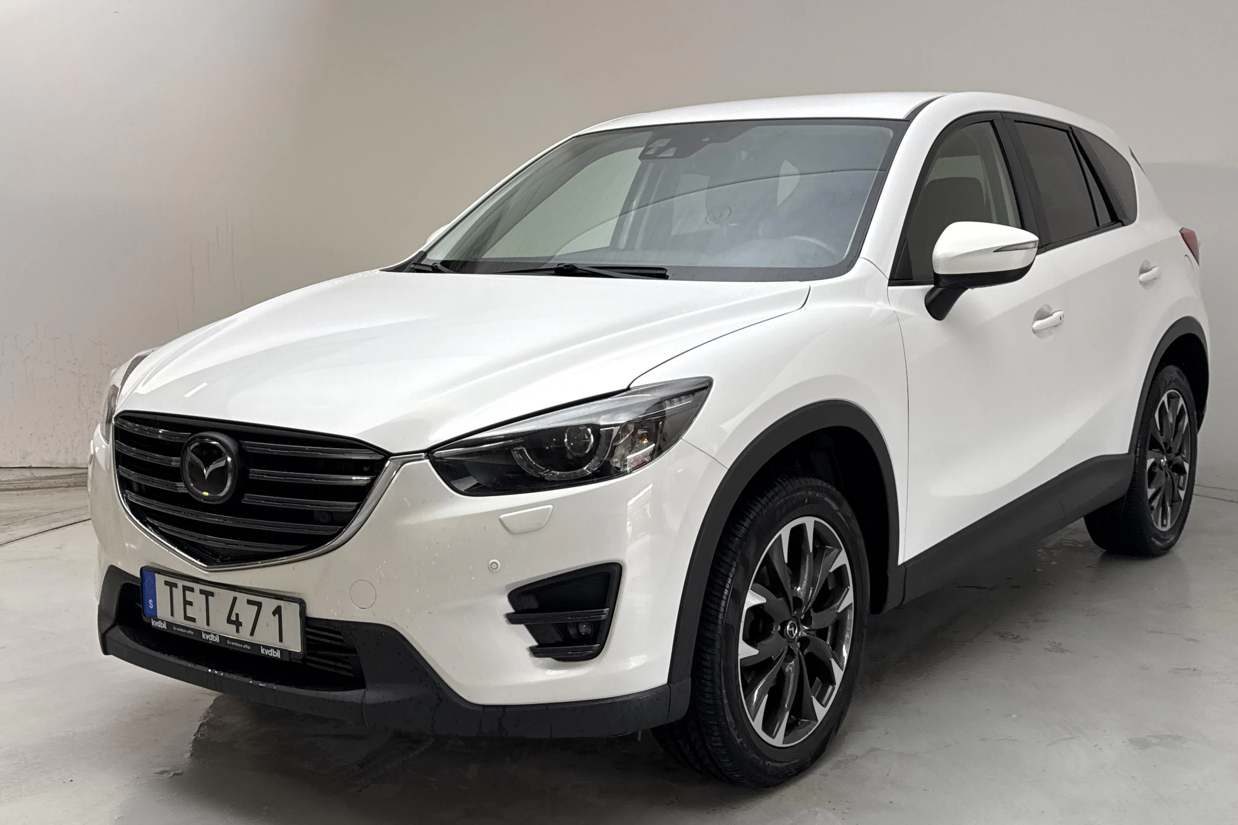 Presentationsfoto 1 av 13: Mazda CX-5 2.2 DE AWD (175hk) - 17 858 mil - Automat - vit - 2016