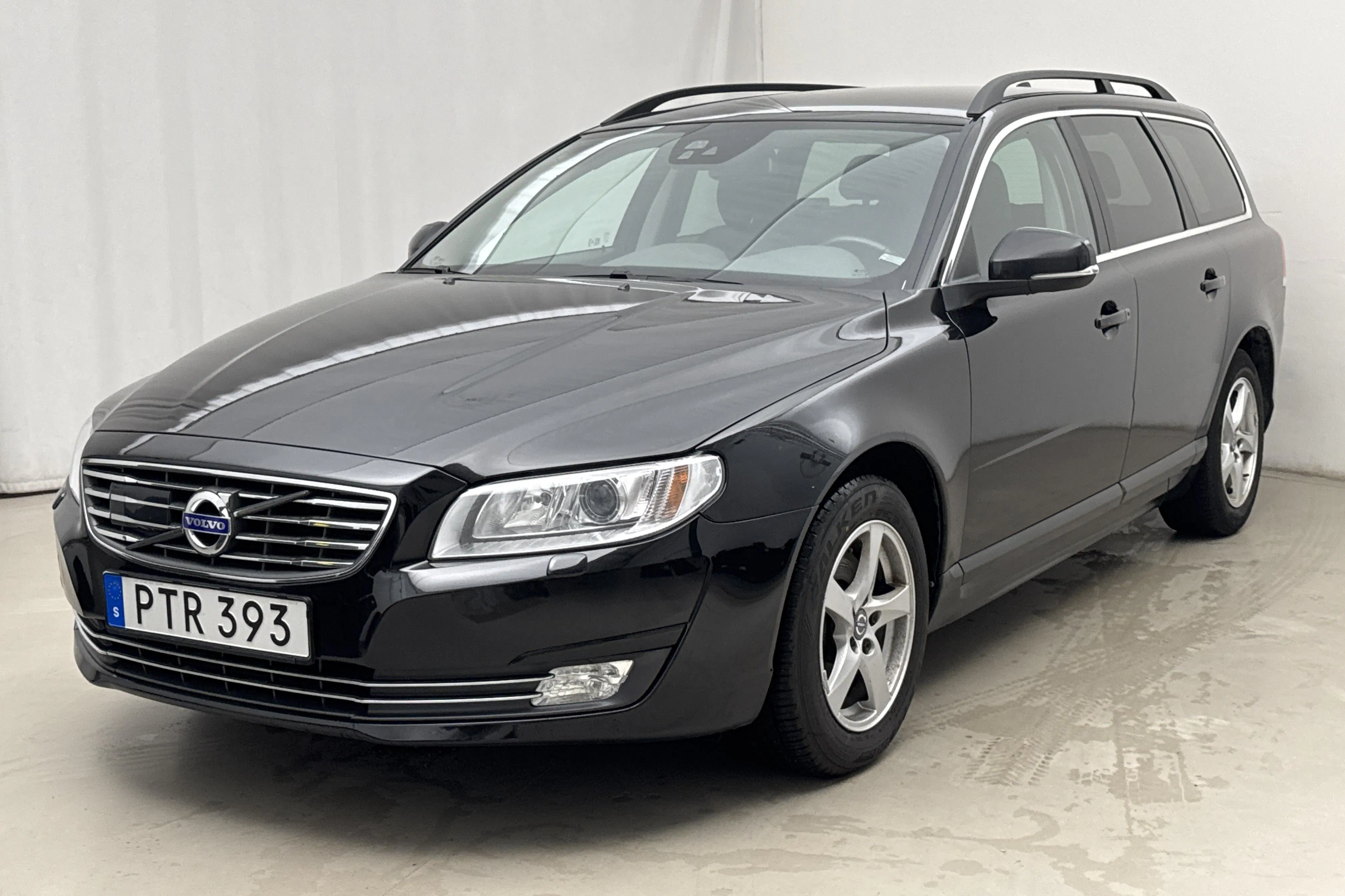 Presentationsfoto 1 av 17: Volvo V70 II D4 (181hk) - 13 834 mil - Automat - svart - 2016