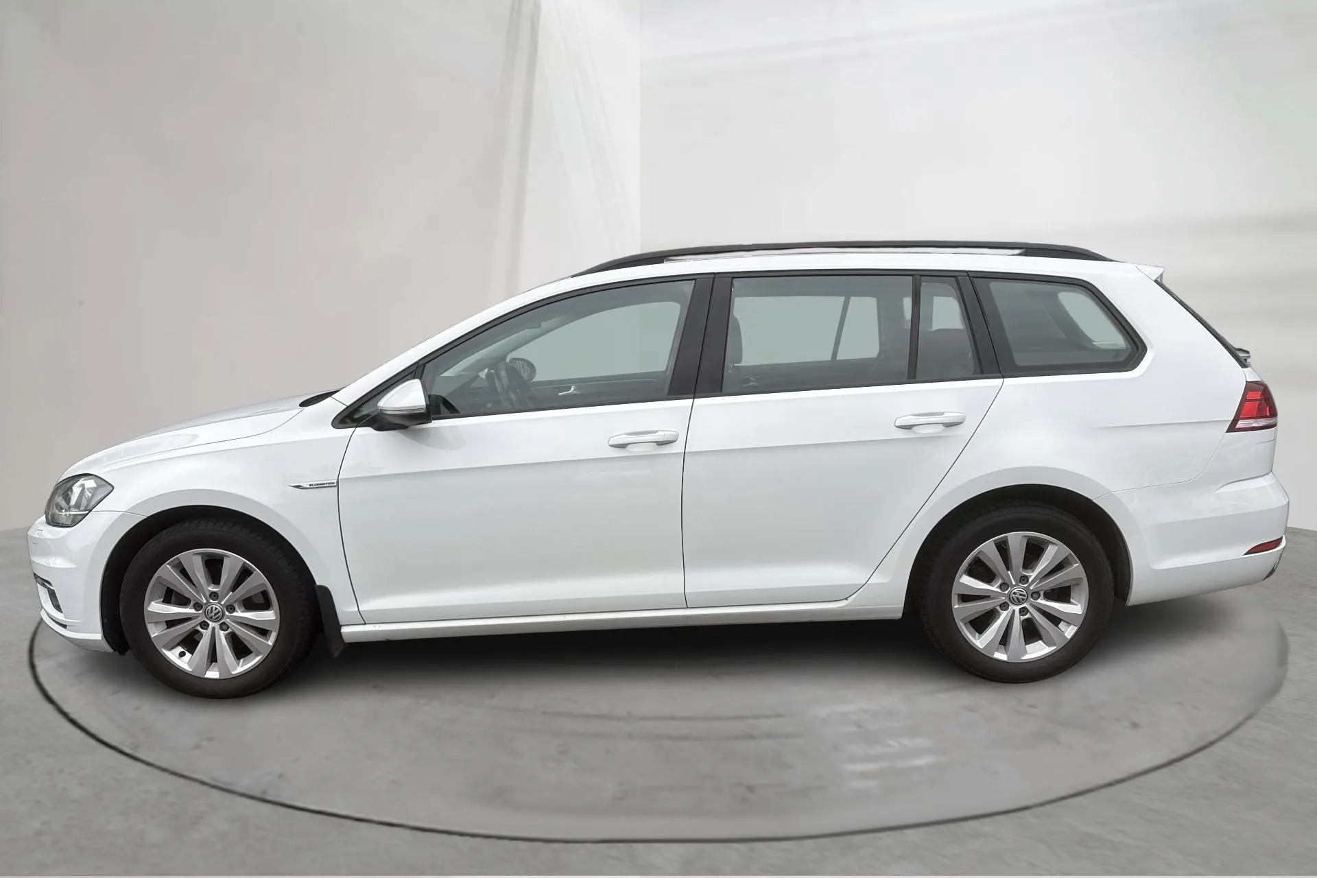 Presentation photo 2 of 14: VW Golf VII 1.4 TGI BlueMotion Sportscombi (110hk) - 114 220 km - Automatic - white - 2018