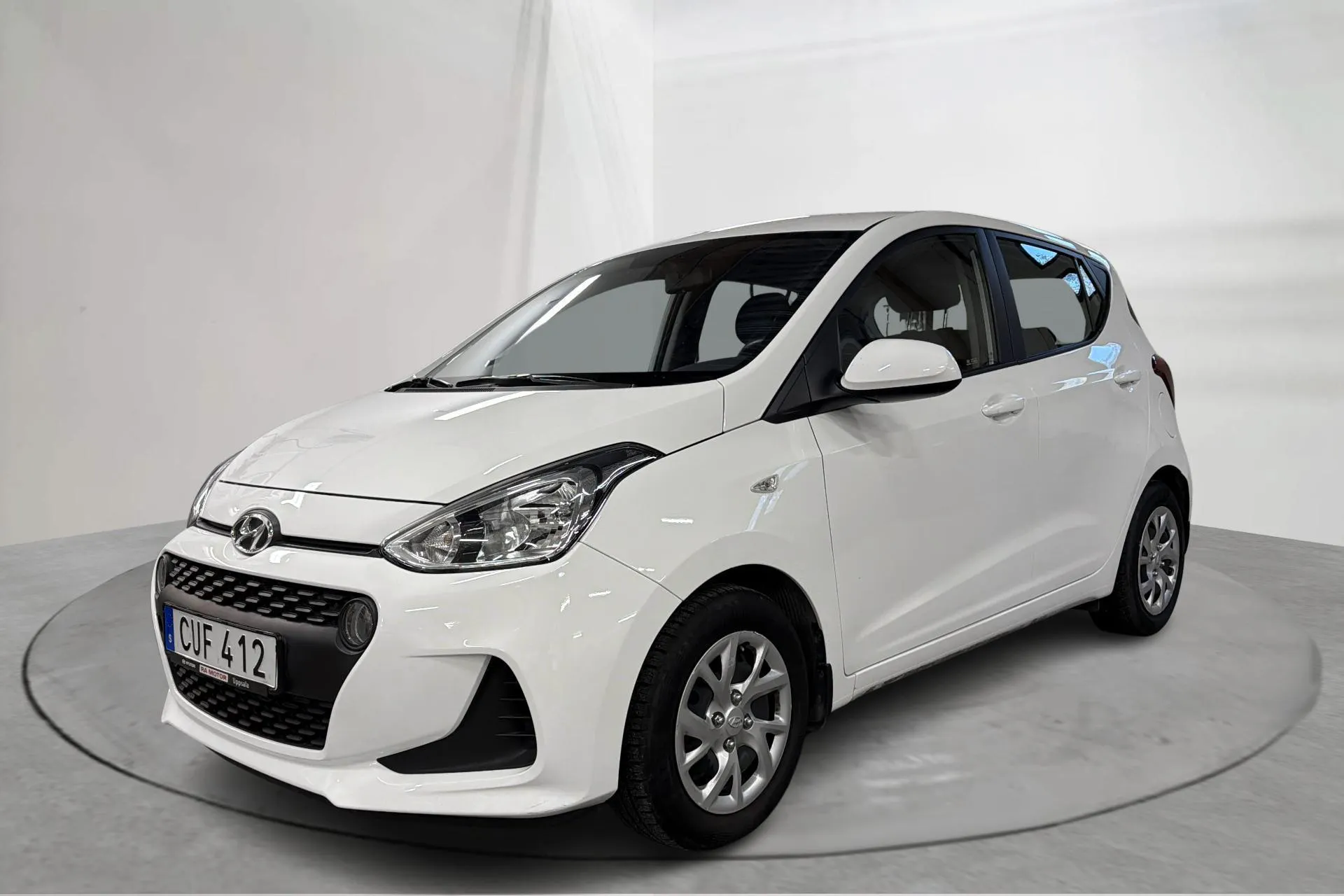 Presentationsfoto 1 av 13: Hyundai i10 1.0 (66hk) - 4 330 mil - Manuell - vit - 2017