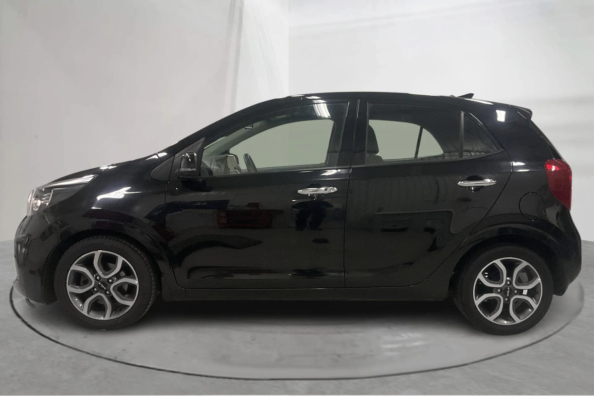 Presentationsfoto 2 av 16: KIA Picanto 1.0 DPI (67hk) - 8 777 mil - Automat - svart - 2023