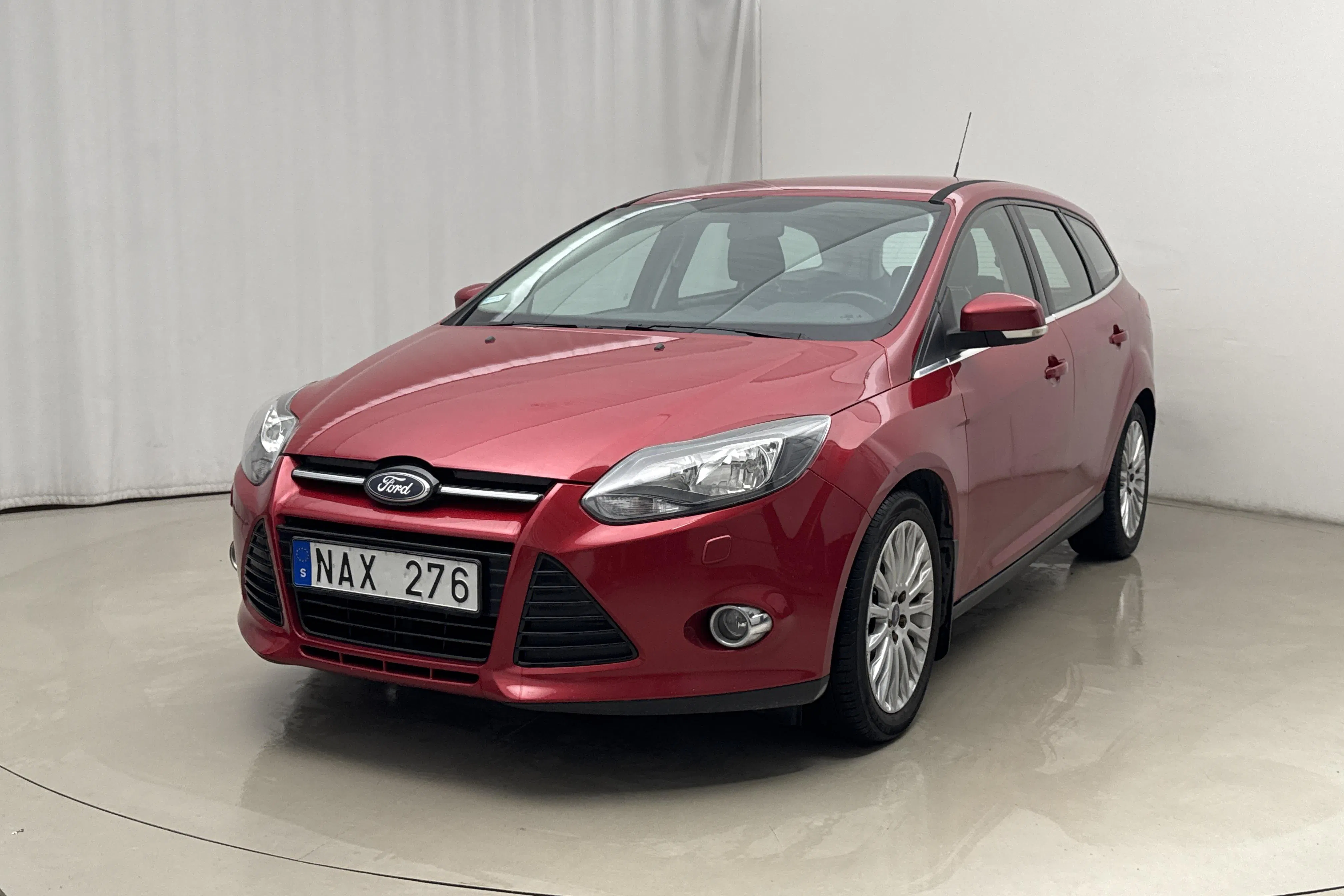 Presentationsfoto 1 av 13: Ford Focus 1.0 EcoBoost Kombi (125hk) - 17 521 mil - Manuell - röd - 2013