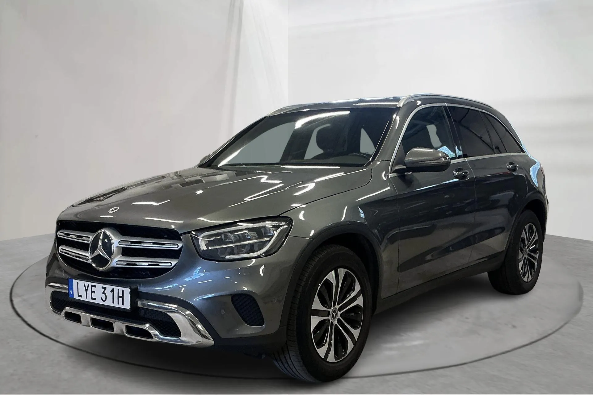 Presentationsfoto 1 av 17: Mercedes GLC 220 d 4MATIC X253 (194hk) - 24 285 mil - Automat - grå - 2022