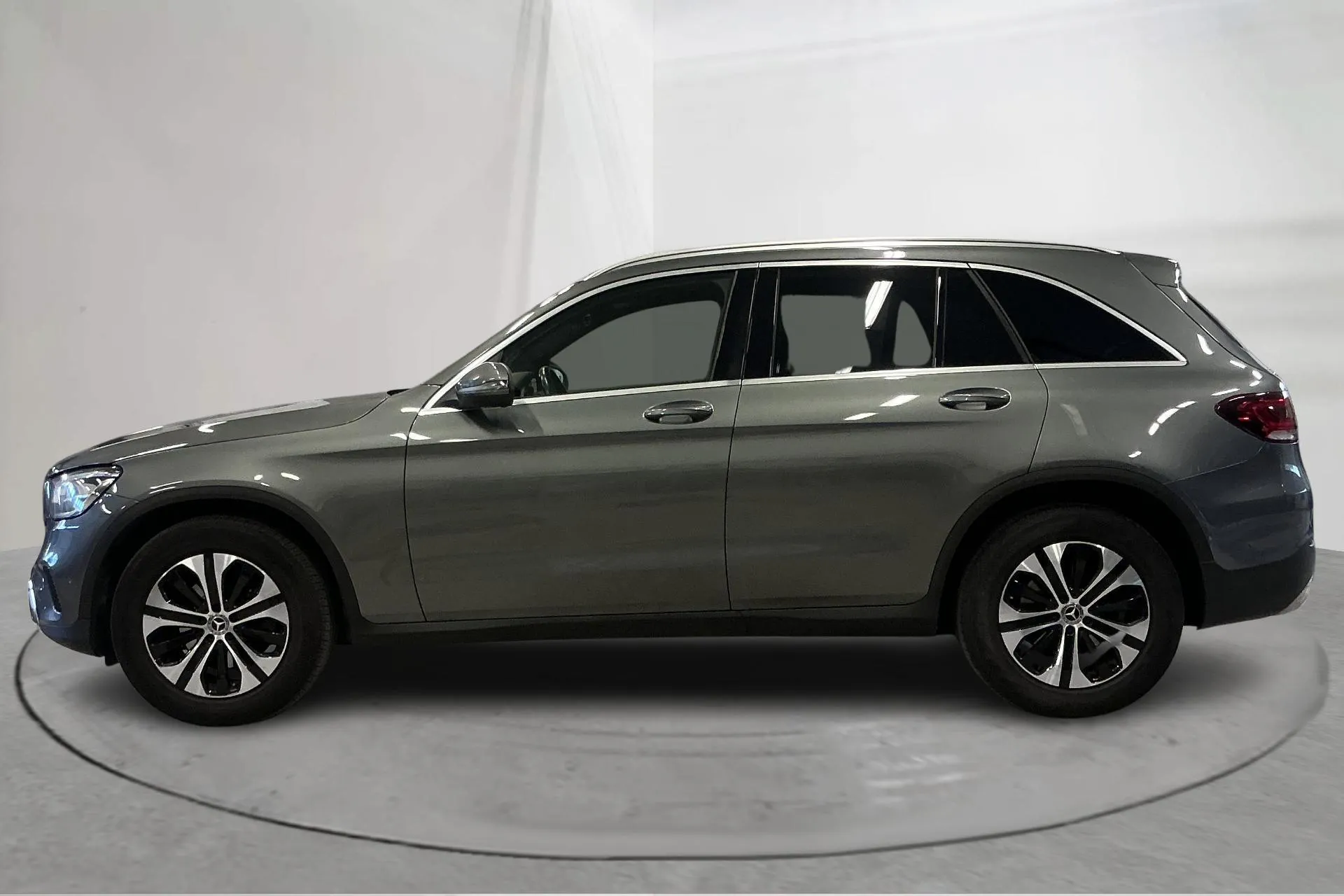 Presentationsfoto 2 av 17: Mercedes GLC 220 d 4MATIC X253 (194hk) - 24 285 mil - Automat - grå - 2022